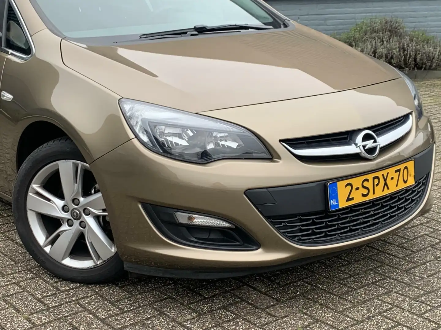 Opel Astra Sports Tourer 1.4 Turbo Design Edition Bj’13 NAP C Beige - 2