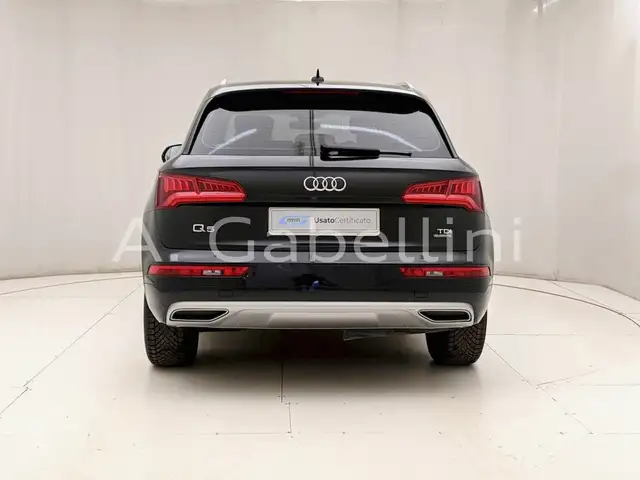 Audi Q5 view 5
