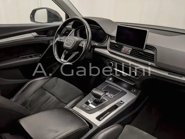 Audi Q5 view 6