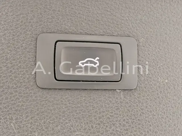 Audi Q5 view 10