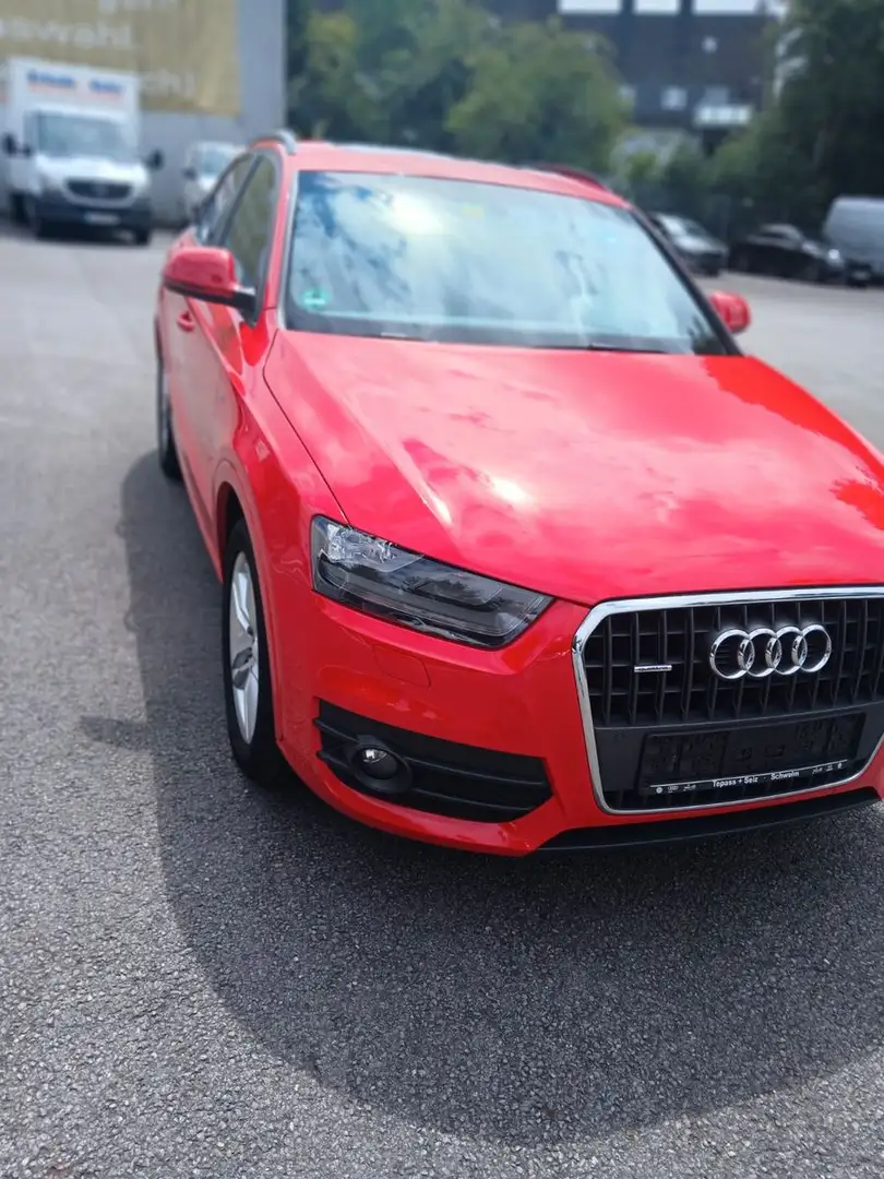 Audi Q3 2.0 TFSI quattro S-LINE Rojo - 2