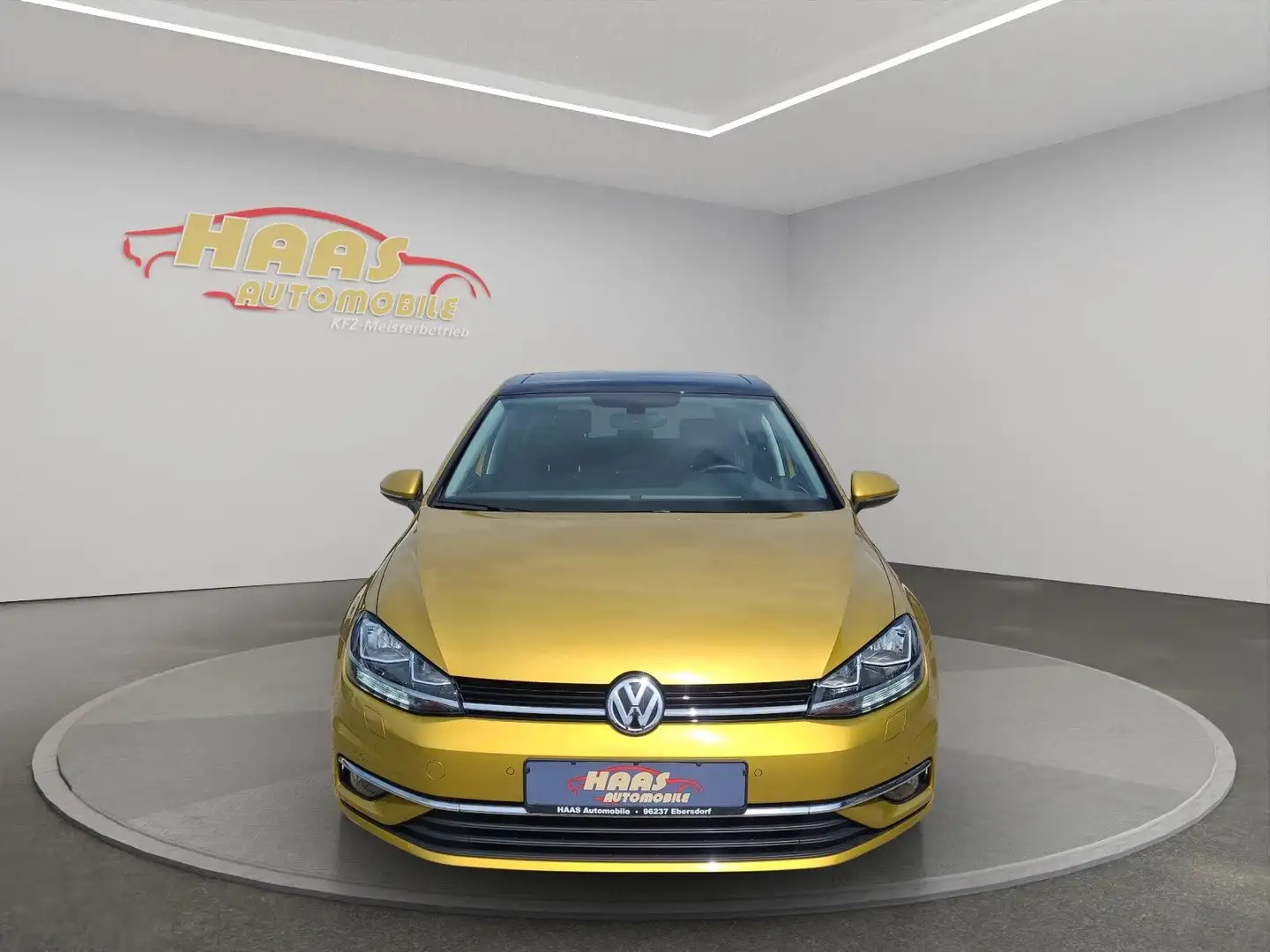Volkswagen Golf VII Lim. Sound *Navi*Panorama* Yellow - 2