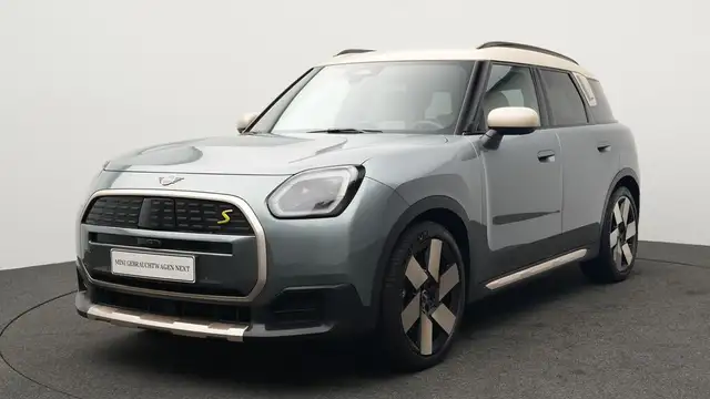 MINI Countryman SE All4 Favoured Trim
