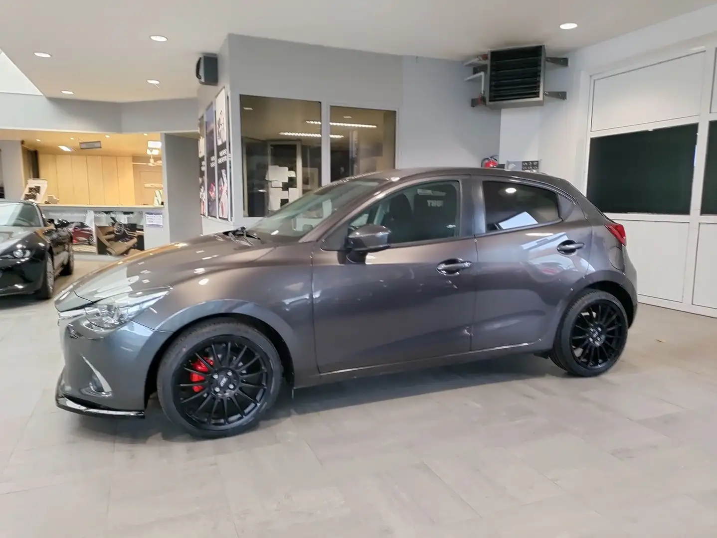 Mazda 2 1.5 SKYACTIV-G SKYCRUISE Sport 115pk Grigio - 2