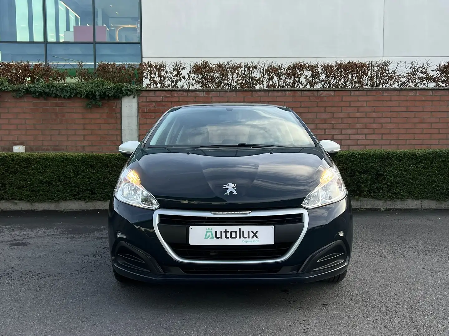 Peugeot 208 208 - 87.000 KM - 6.990,00€ Bleu - 2