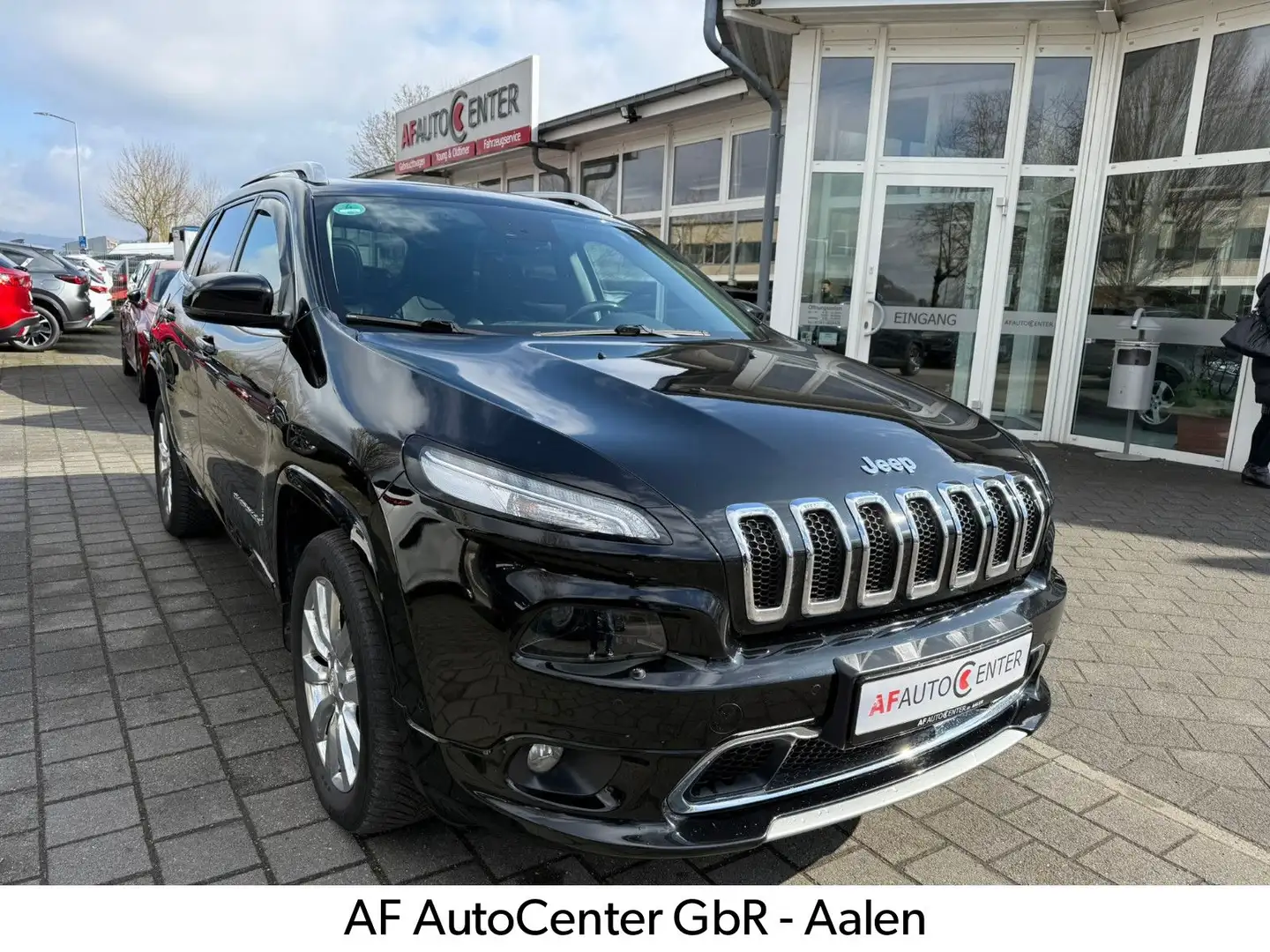 Jeep Cherokee 2.2 MultiJet 147 kW 4x4 Overland Autom. Černá - 1