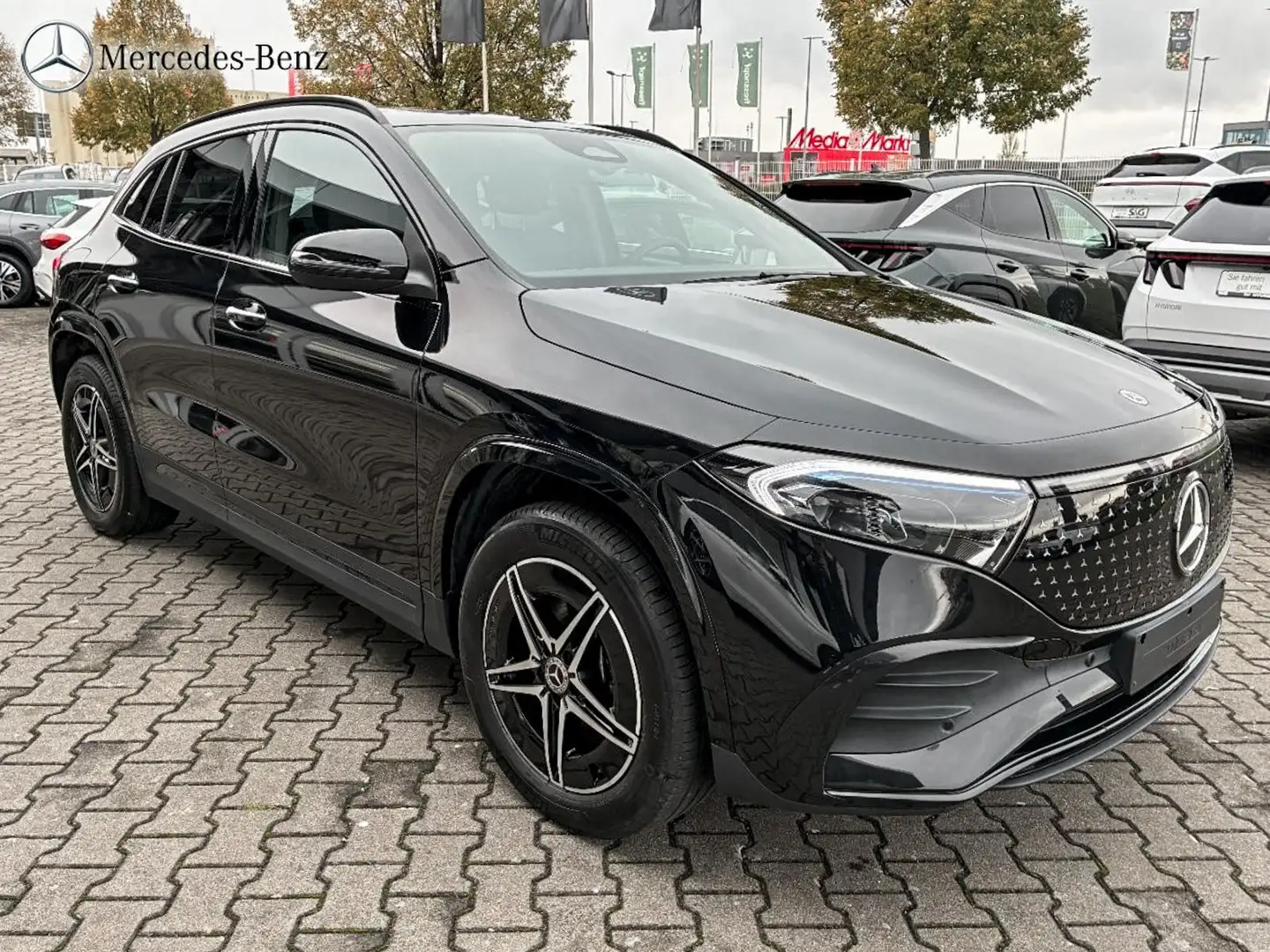 Mercedes-Benz EQA 300 4M AMG Night+MBUX+RüKam+18+Totwink.+AHK Schwarz - 2