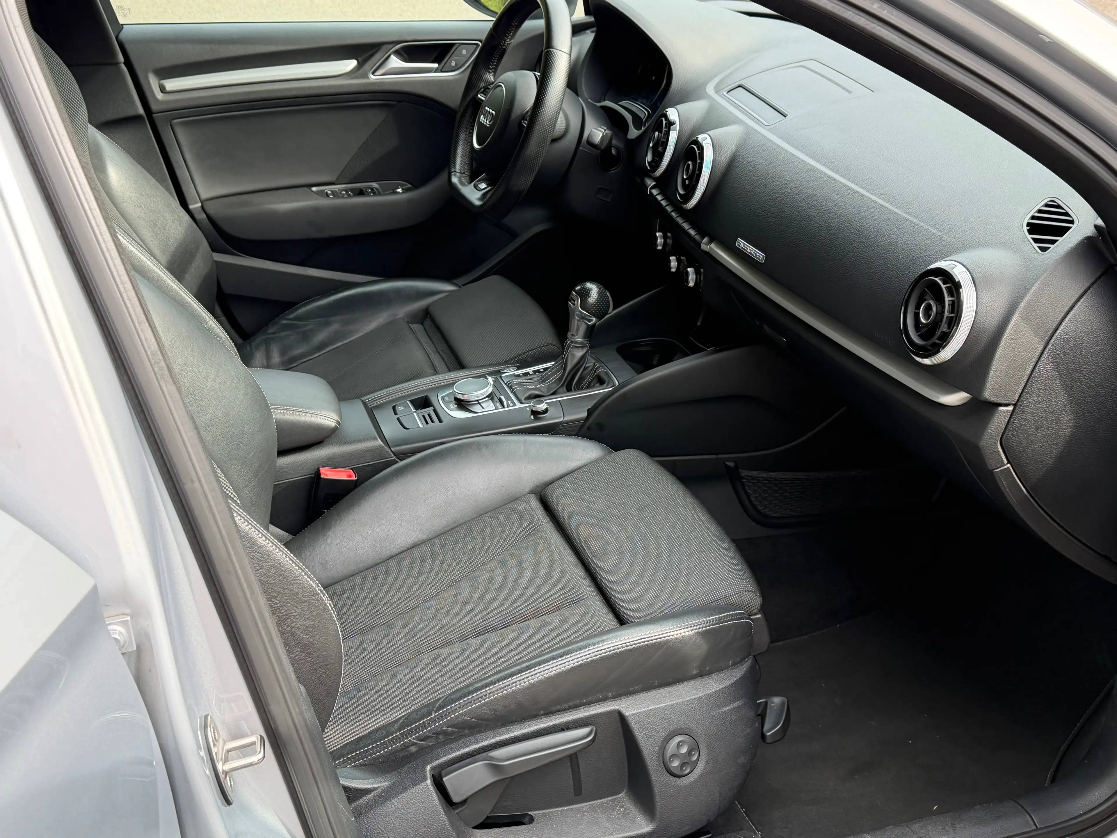 Audi A3 A3 Limousine 1.8 TFSI Limousine quattro S tronic Attraction — photo 8