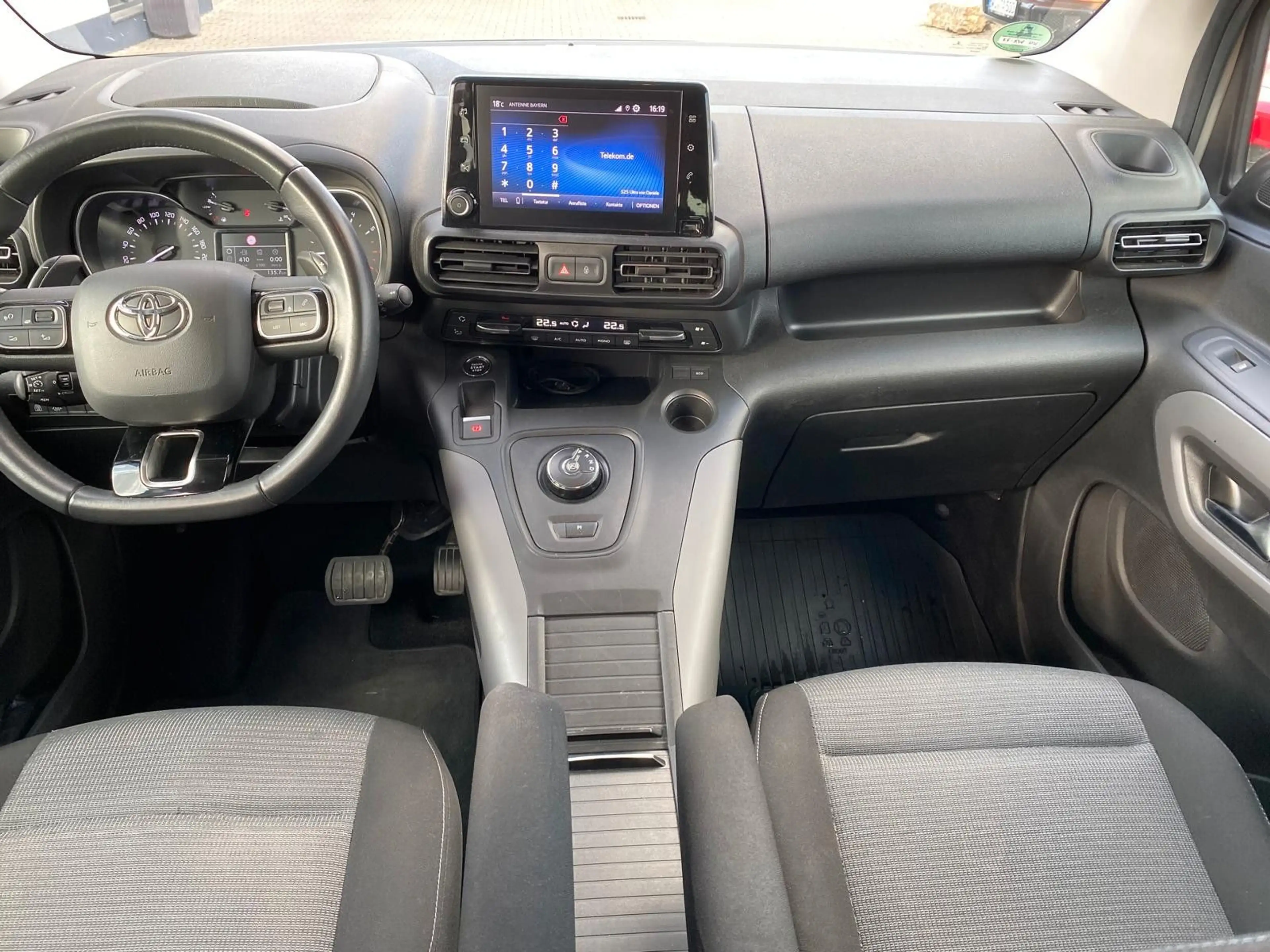 Toyota Proace City Verso L1 Team Deutschland/GARANTIE — photo 2