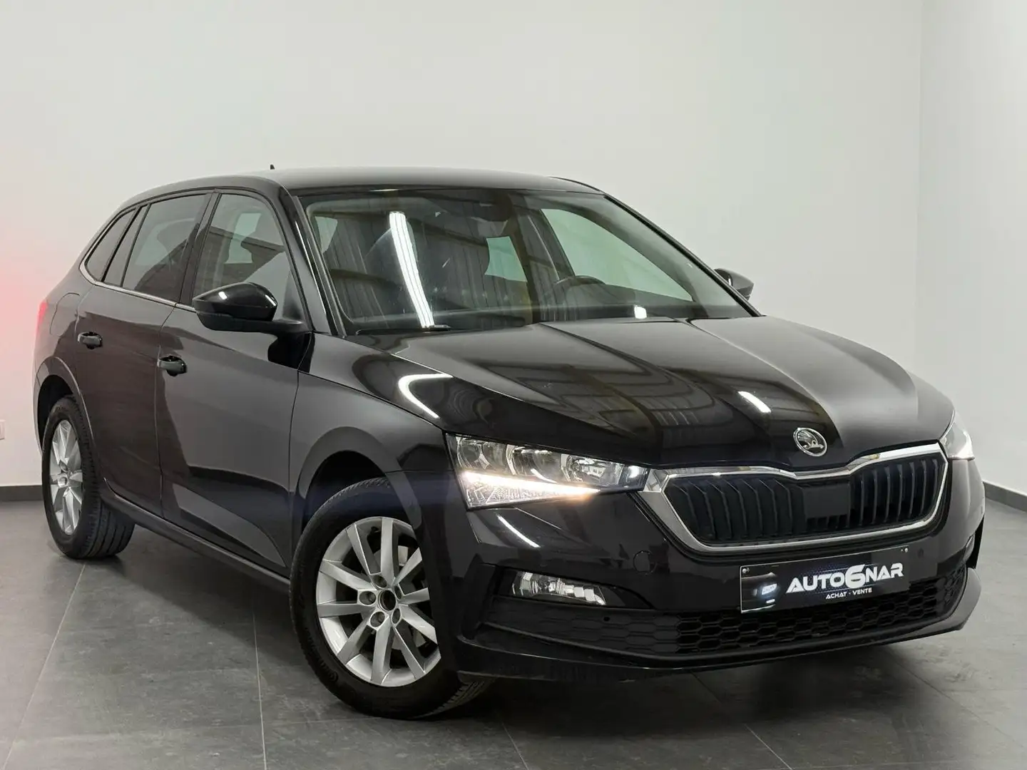 Skoda Scala 1.6 TDi - 1erMain - CarPlay - LED - Navi - Euro 6d Zwart - 1
