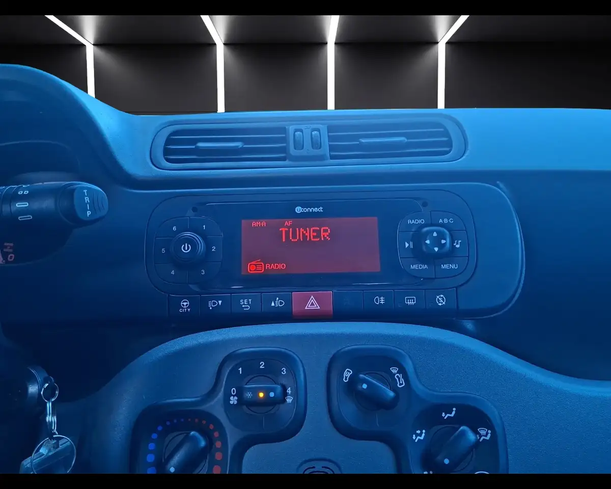 Fiat Panda 1.0 FireFly S&S Hybrid City Life, миниатюра 14