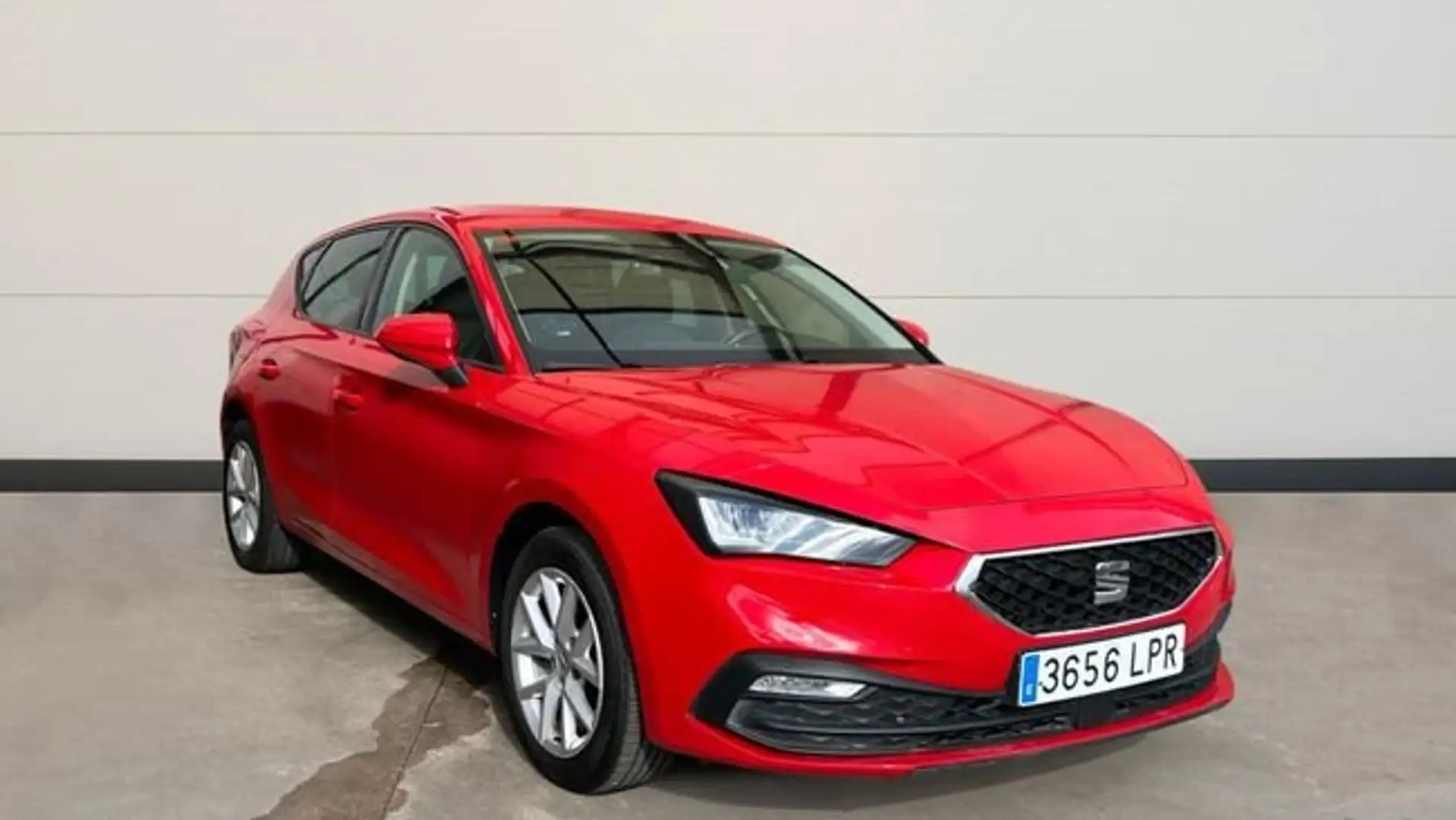 SEAT Leon 1.0 eTSI S&S Style DSG-7 110 Rojo - 1