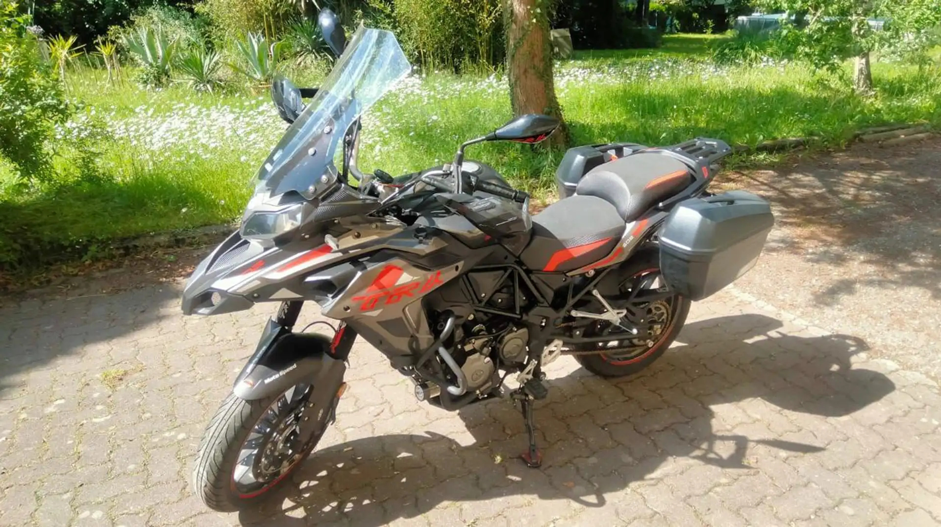 Benelli TRK 502 altro Šedá - 1