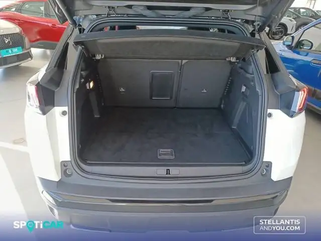 Peugeot 3008 view 6