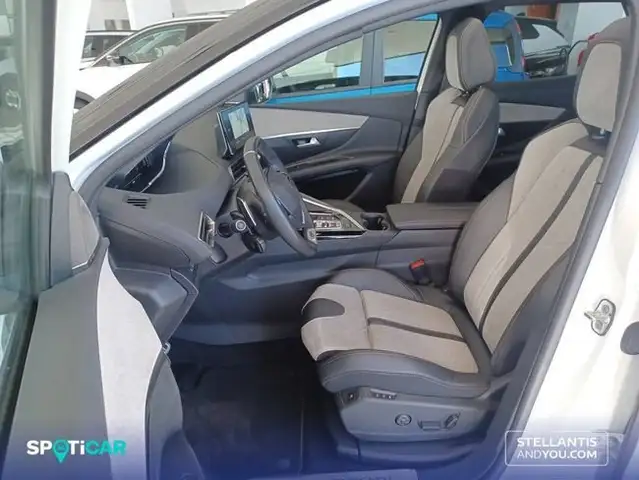 Peugeot 3008 view 9