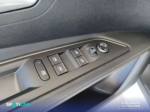Peugeot 3008 view 14