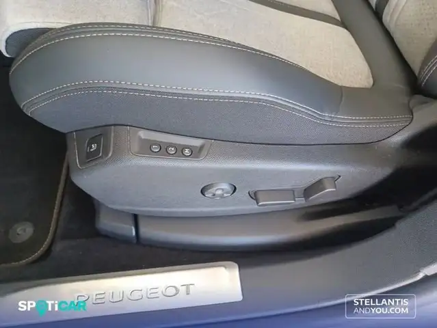 Peugeot 3008 view 12