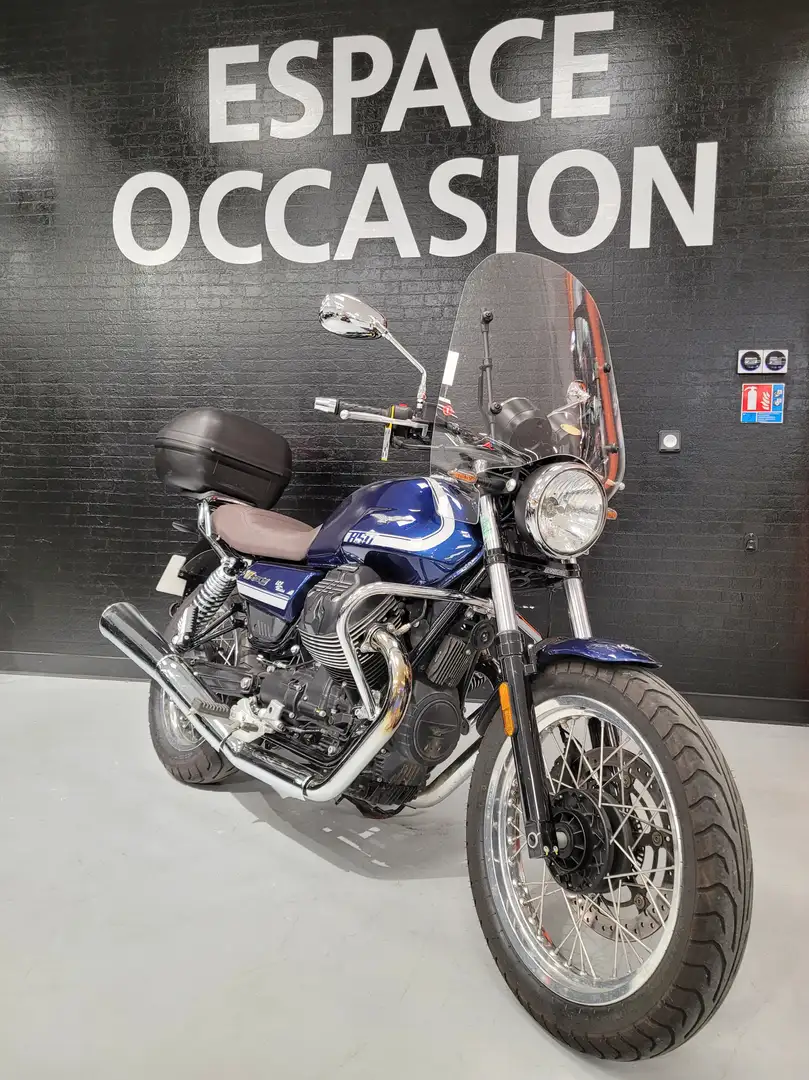 Moto Guzzi V 7 Bleu - 1