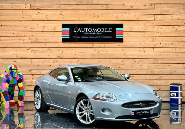 Jaguar XK V8 4.2 Coupé Origine France Entretien complet Jantes 20 Intérieur crème alu