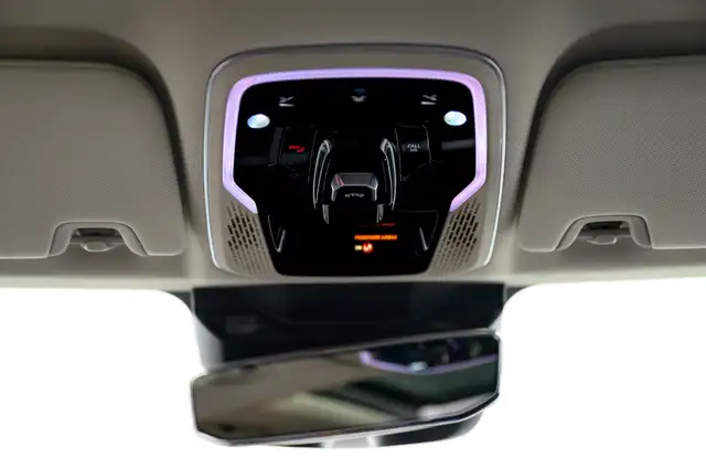 Lynk & Co 01 view 18