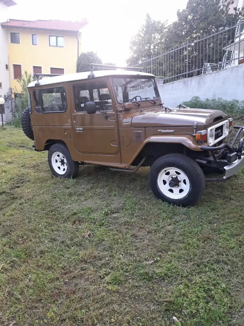 Toyota FJ Cruiser - 1