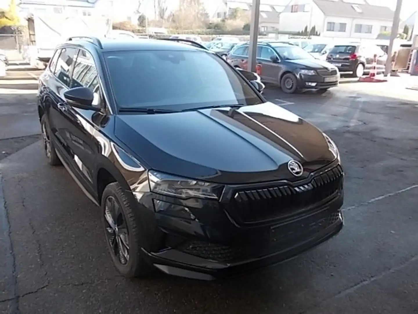 Skoda Karoq Sportline 1.5 TSI DSG, 110kw(150PS) Klima Navi Schwarz - 2