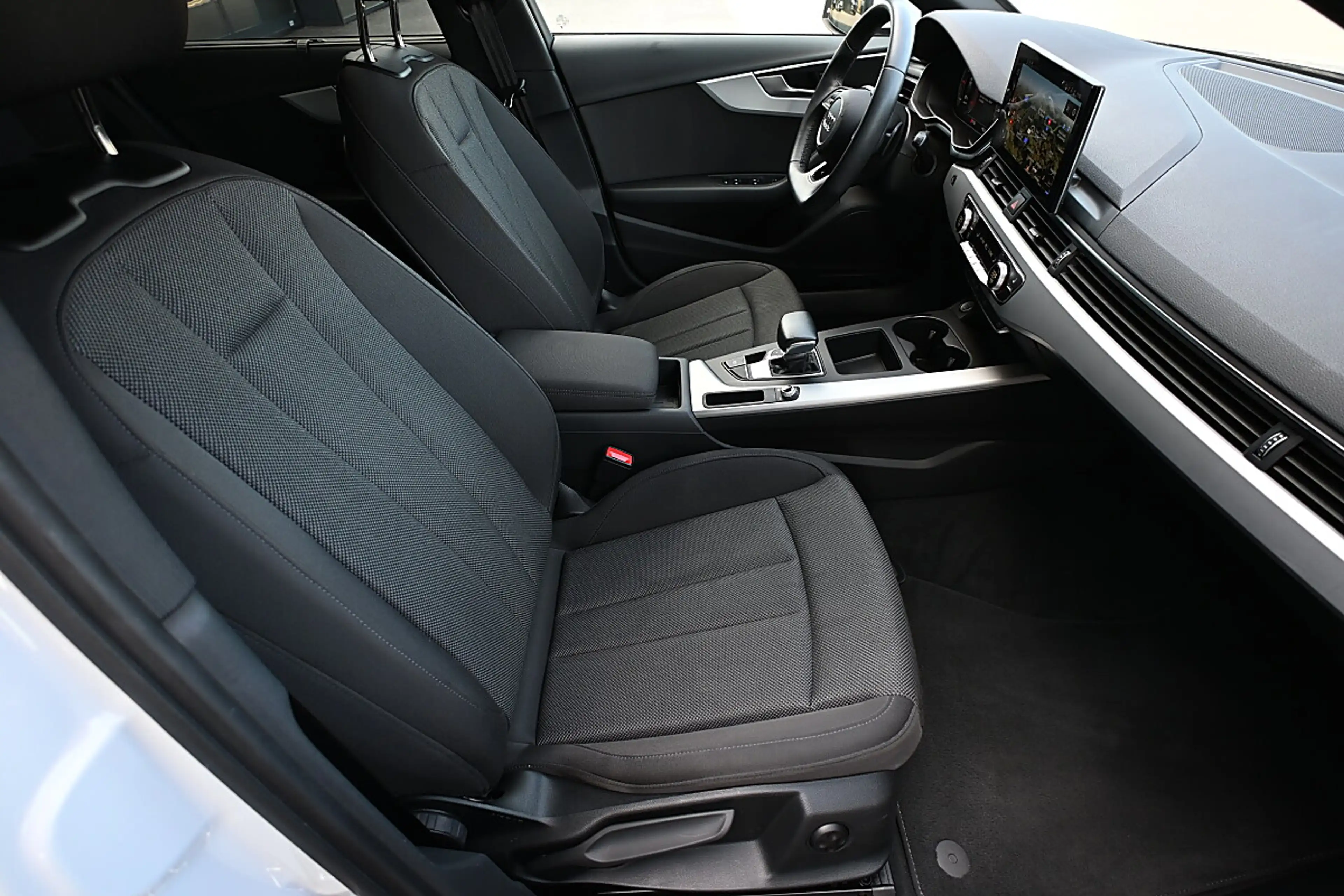 Audi A4 Avant 40 TDI S-line S-tronic LED, Soundsystem, ... — photo 9