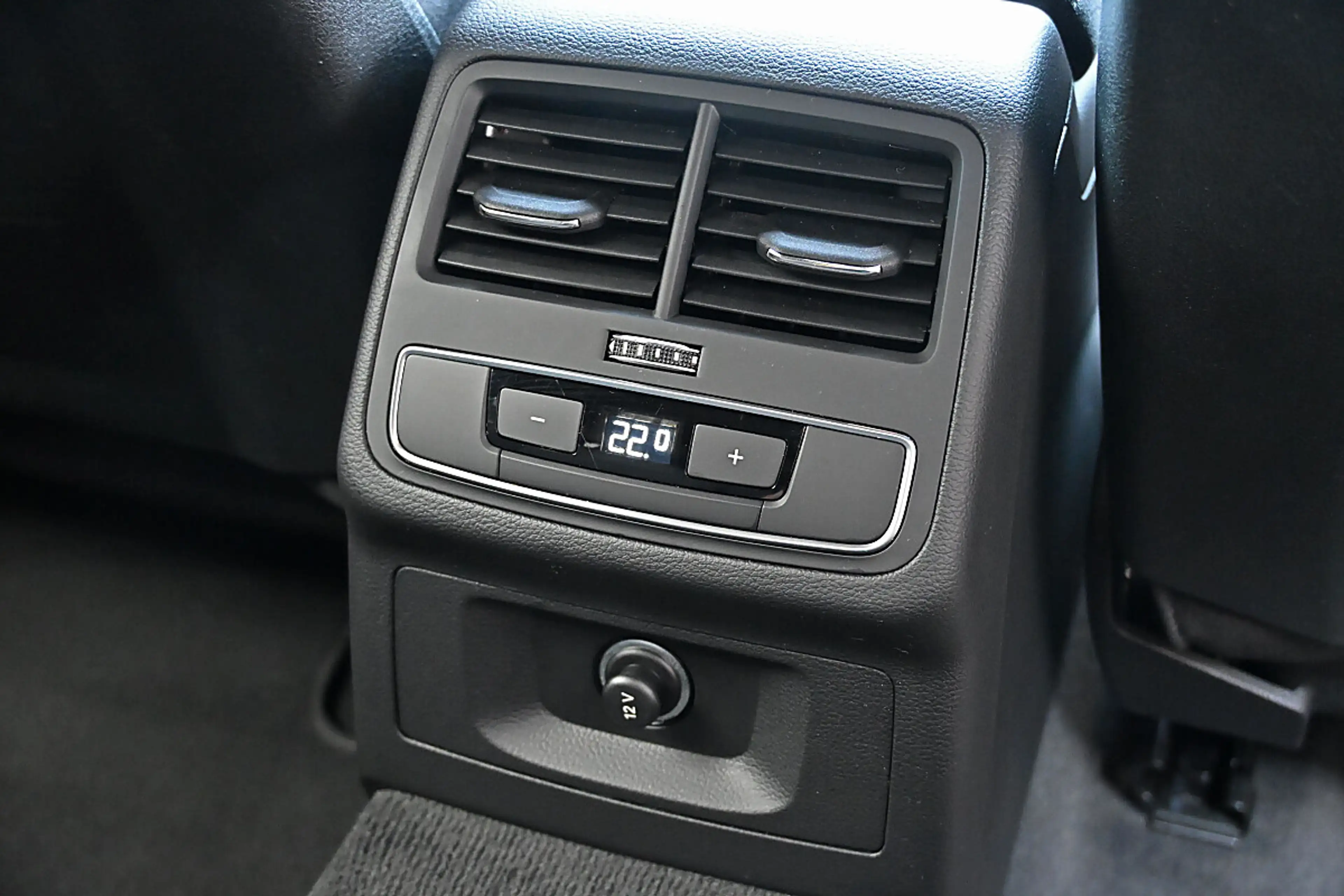 Audi A4 Avant 40 TDI S-line S-tronic LED, Soundsystem, ... — photo 7