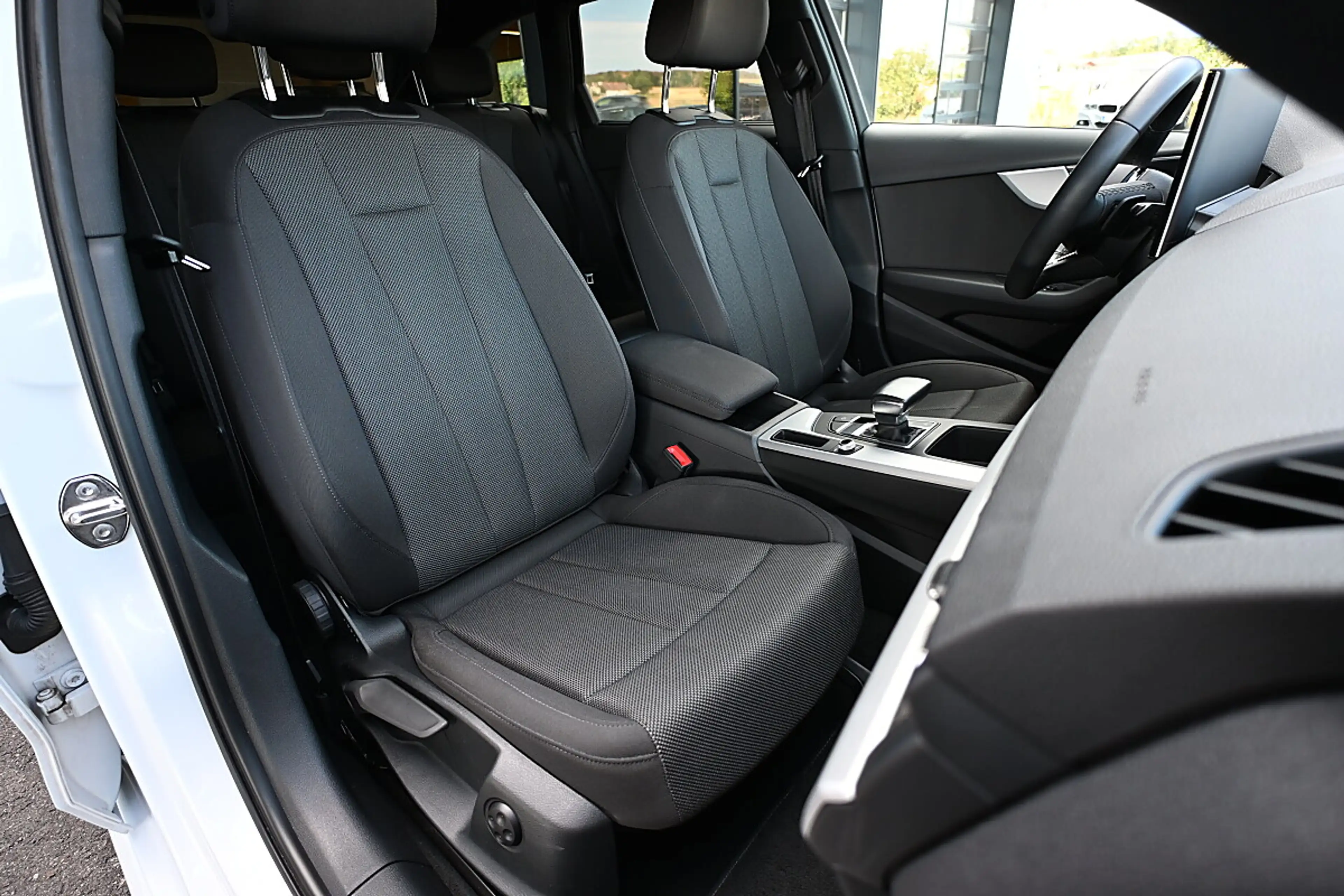 Audi A4 Avant 40 TDI S-line S-tronic LED, Soundsystem, ... — photo 8