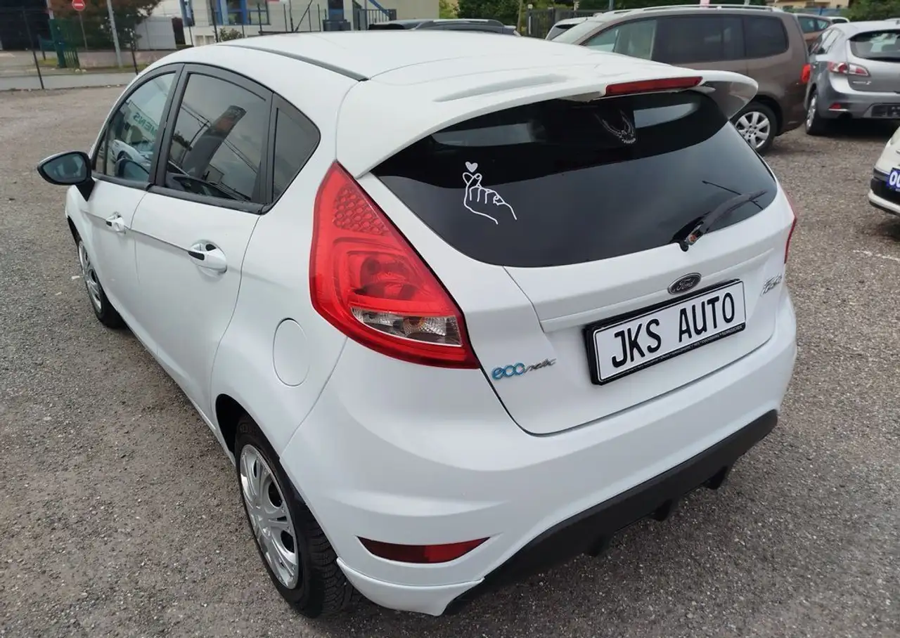 Ford Fiesta 5 portes — photo 4