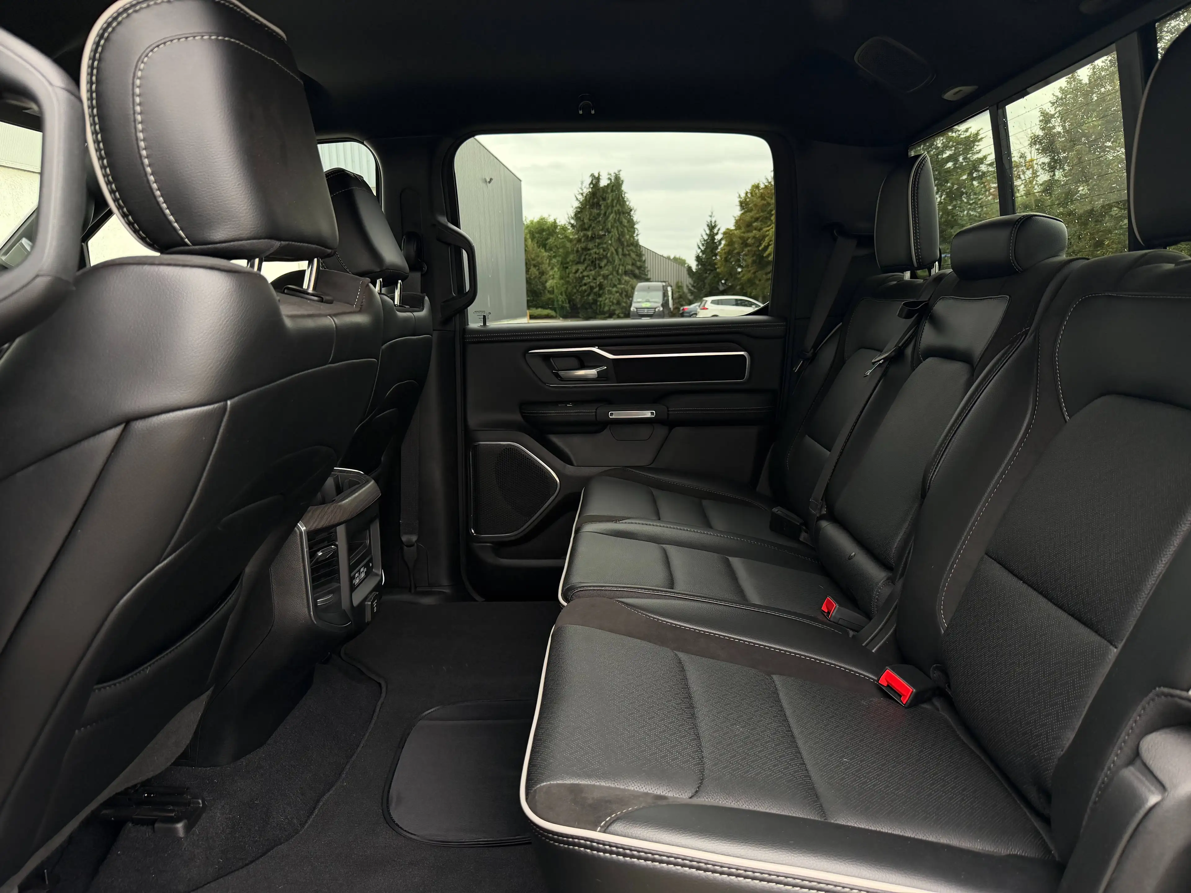 Dodge RAM — photo 14