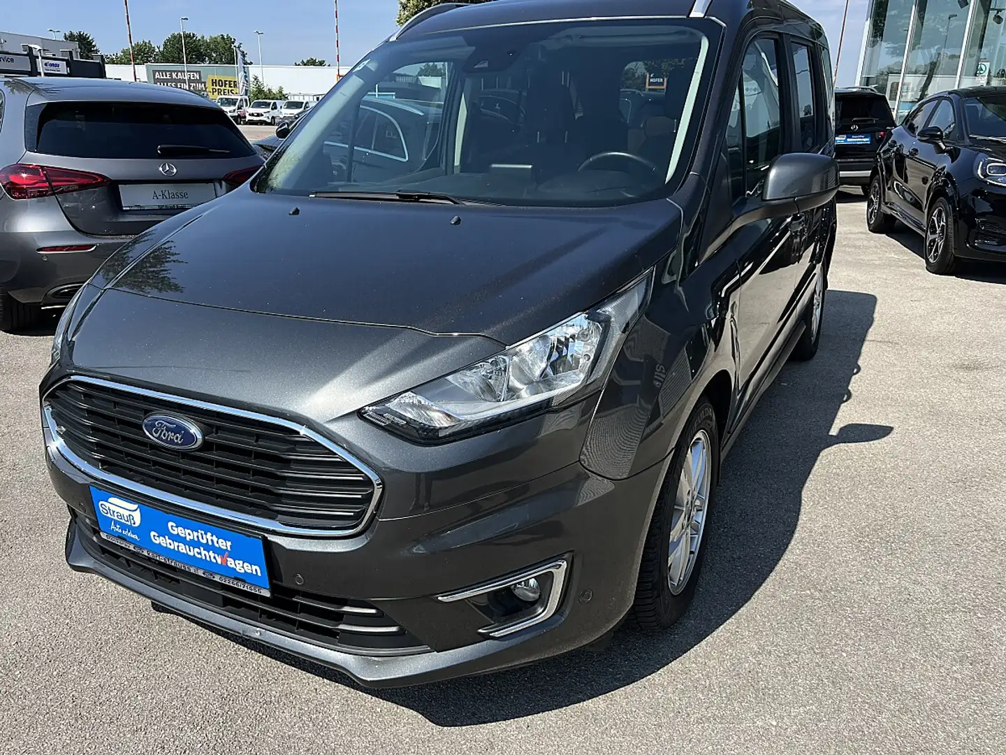 Ford Tourneo Connect 1,5 TDCi L1 Titanium Aut. Grau - 2