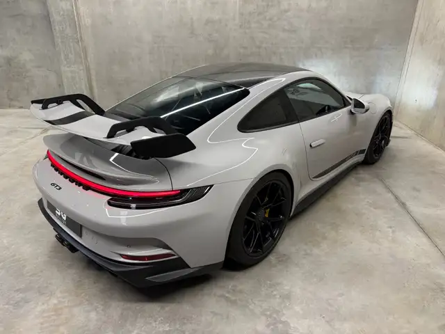 Porsche 911 view 15