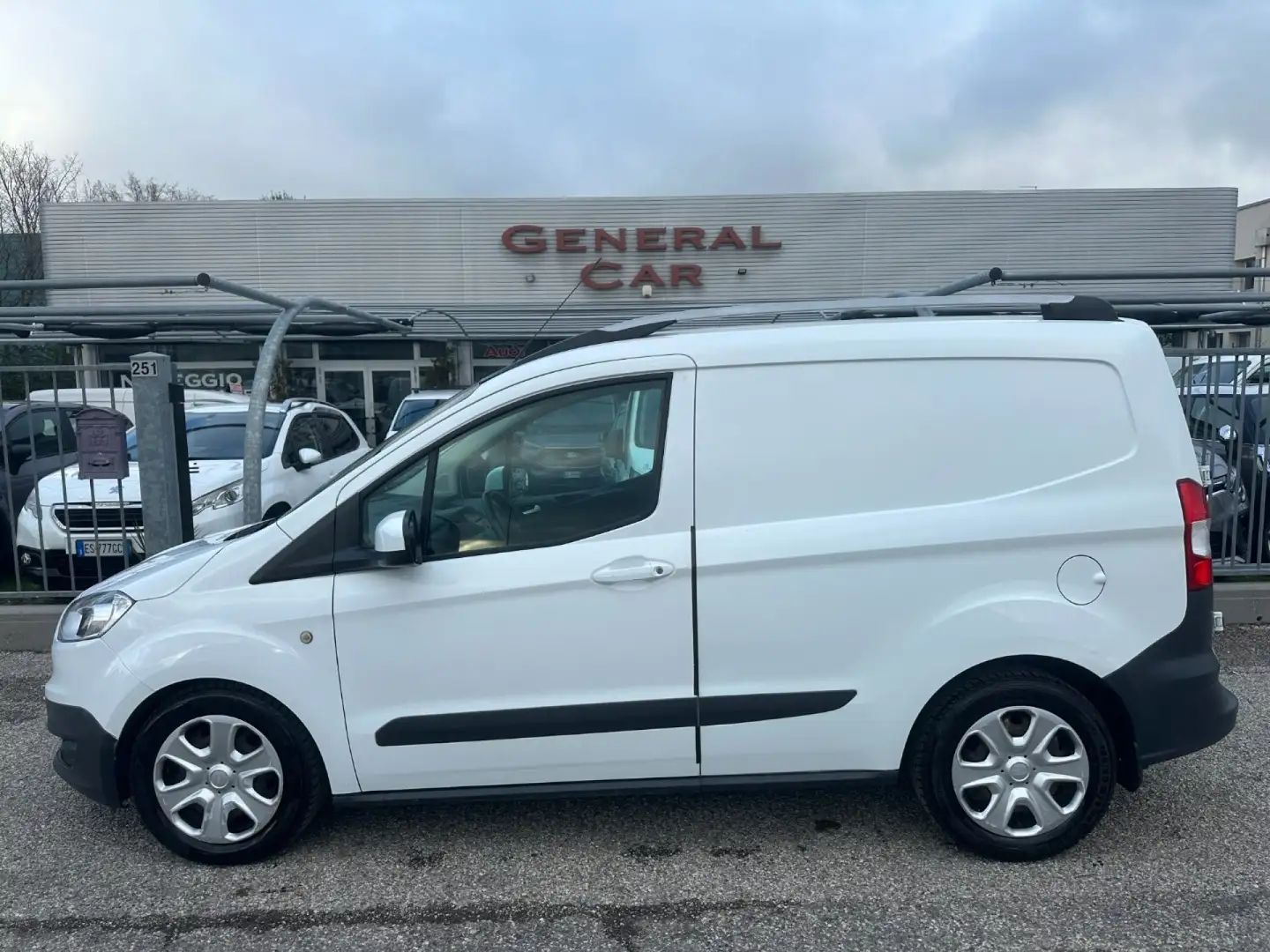 Ford Transit Courier 1.5 TDCi 95CV Van Trend Blanc - 1