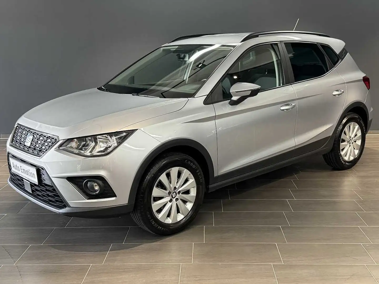 SEAT Arona 1.0 TSI OPF Style AHK Abn*ACC*Navi* Silber - 1
