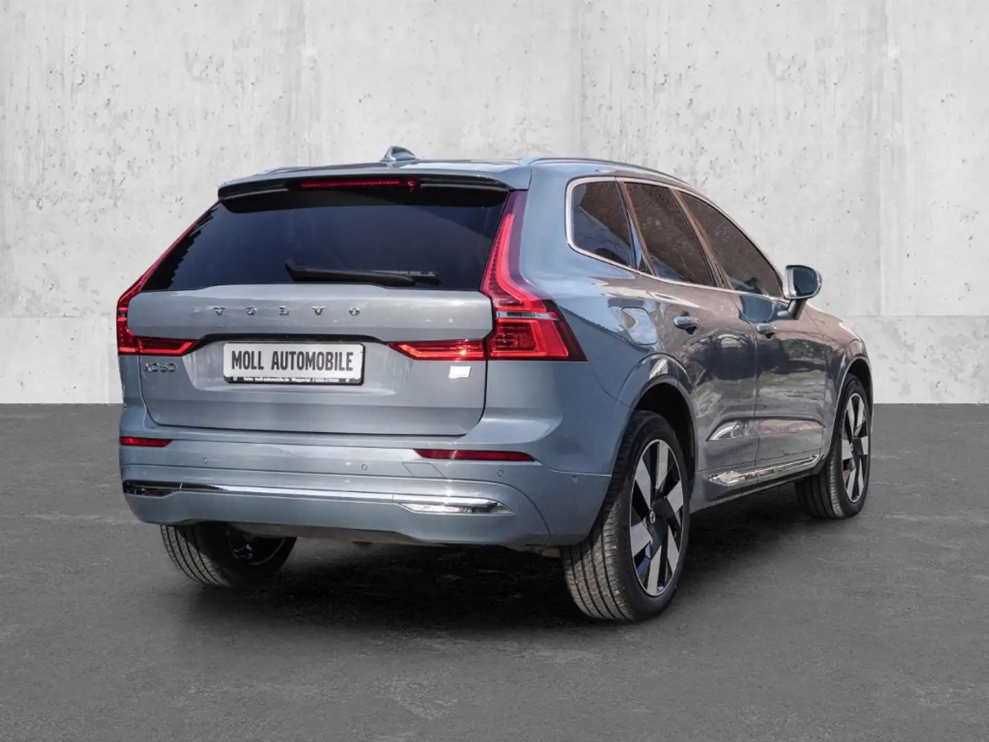 Volvo XC60 Plus Bright Recharge Plug-In Hybrid AWD T8 Twin En Grau - 2