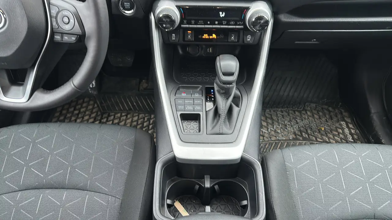 Toyota RAV 4 снимка Toyota RAV 4