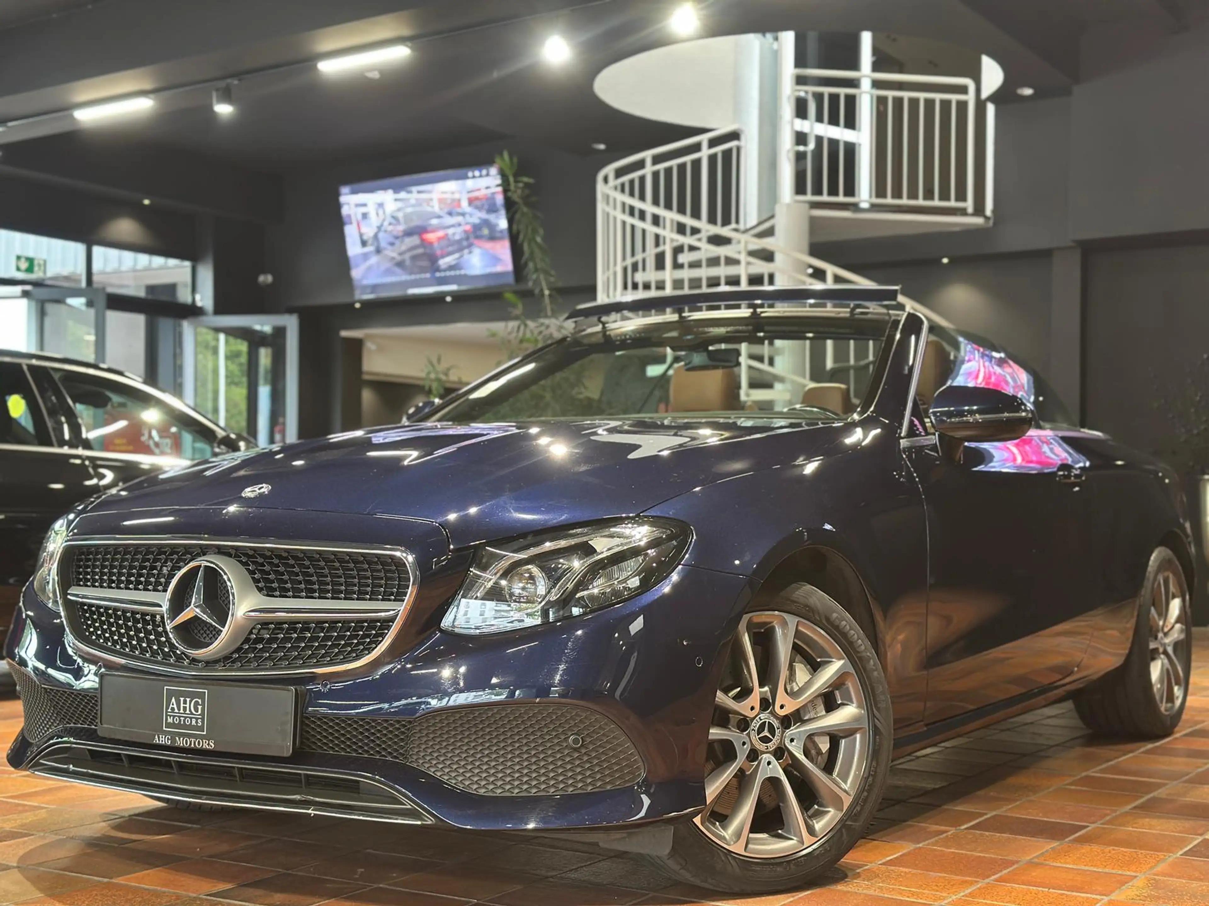 Mercedes-Benz E 450 4M CABRIO AVANTGARDE HUD MBEAM MEMORY AIRCAP+AIRSC — photo 2