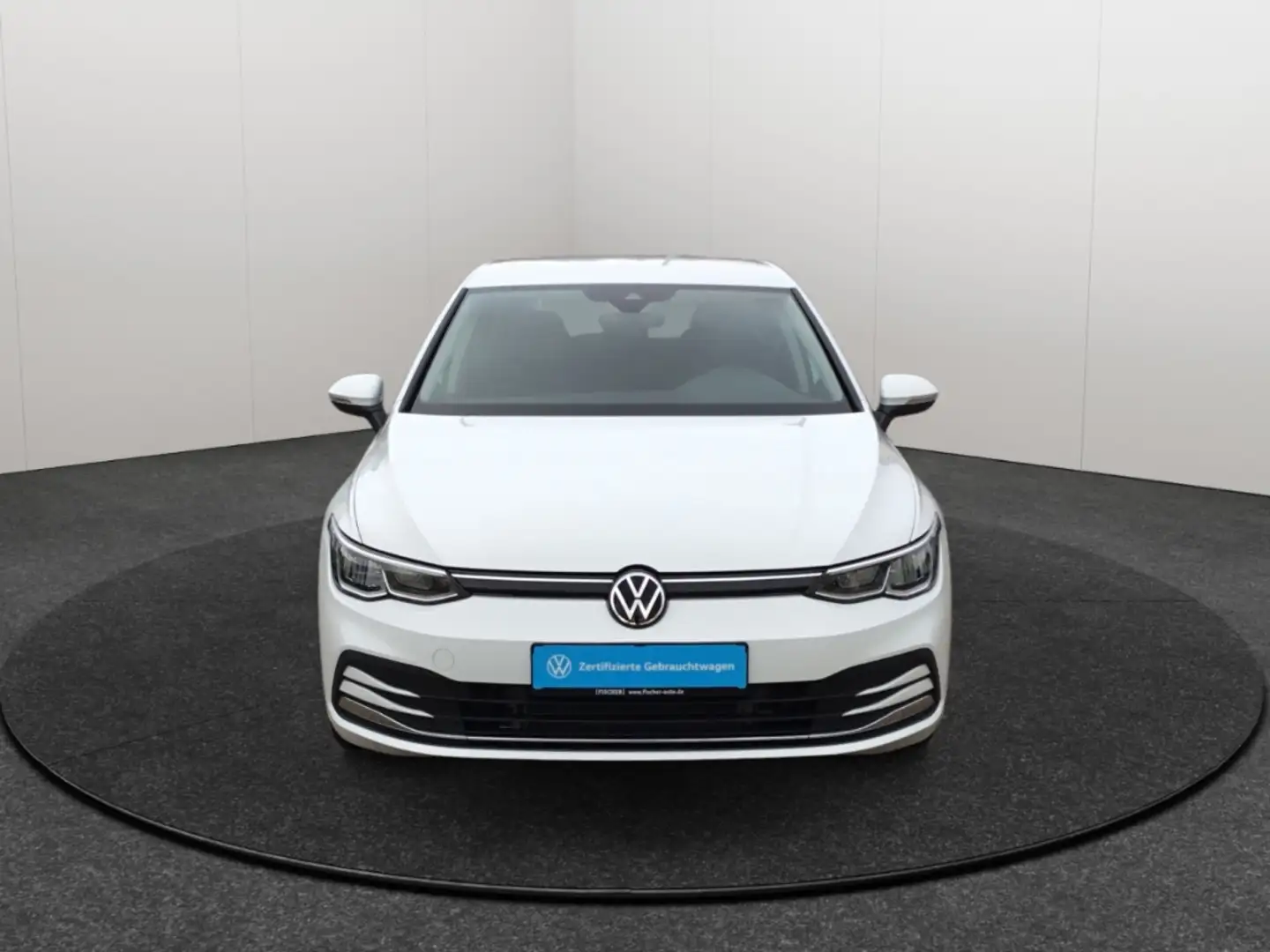 Volkswagen Golf VIII 1.5 eTSI DSG Active LED AHK Navi Rear View AC Weiß - 2