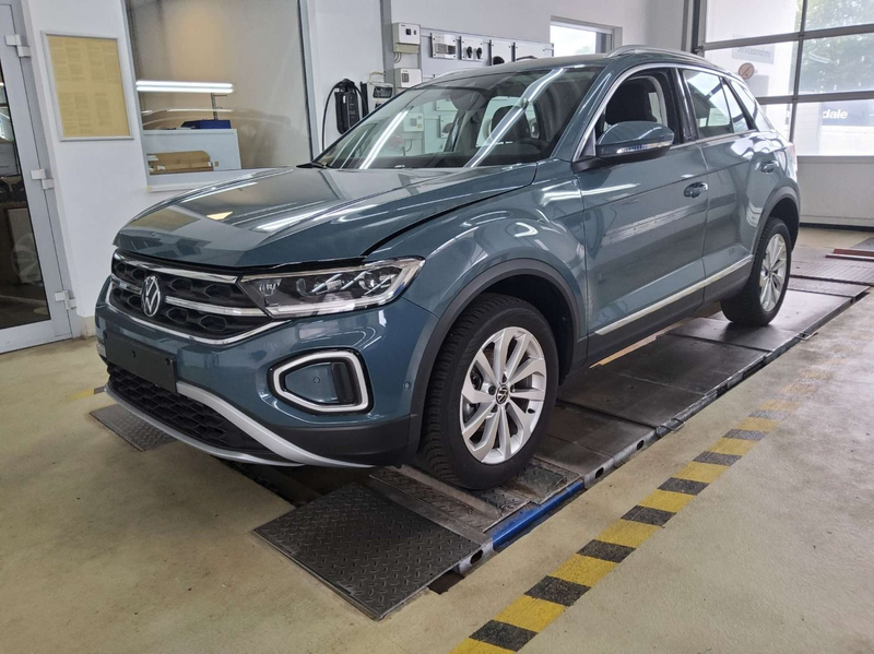 Volkswagen T-Roc 1.5 TSI Style*SHZ*LED*Park Assist* — photo 2