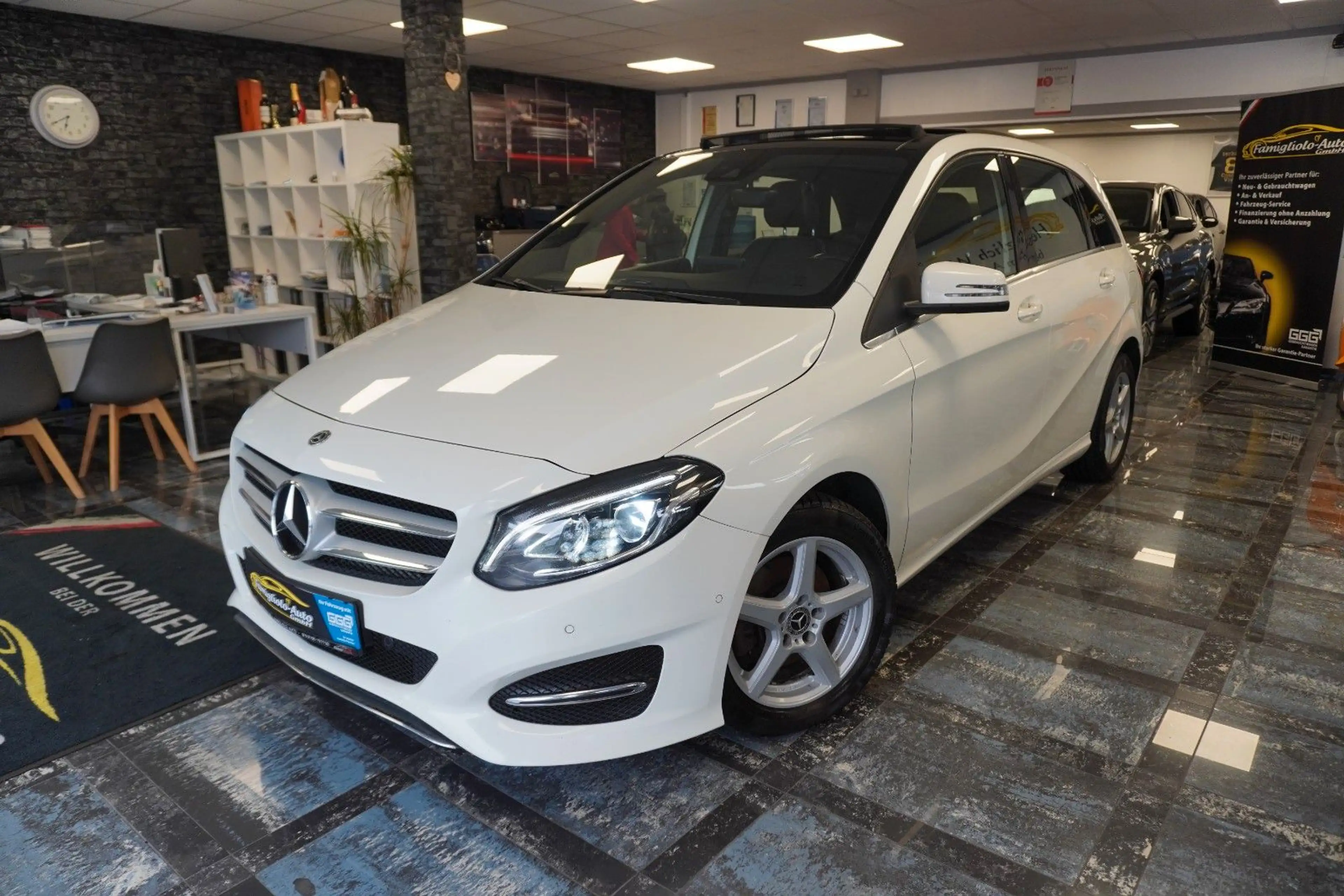 Mercedes-Benz B 200 CDI /Panoramadach/Navi/Xenon/LED/2.Hand — photo 15