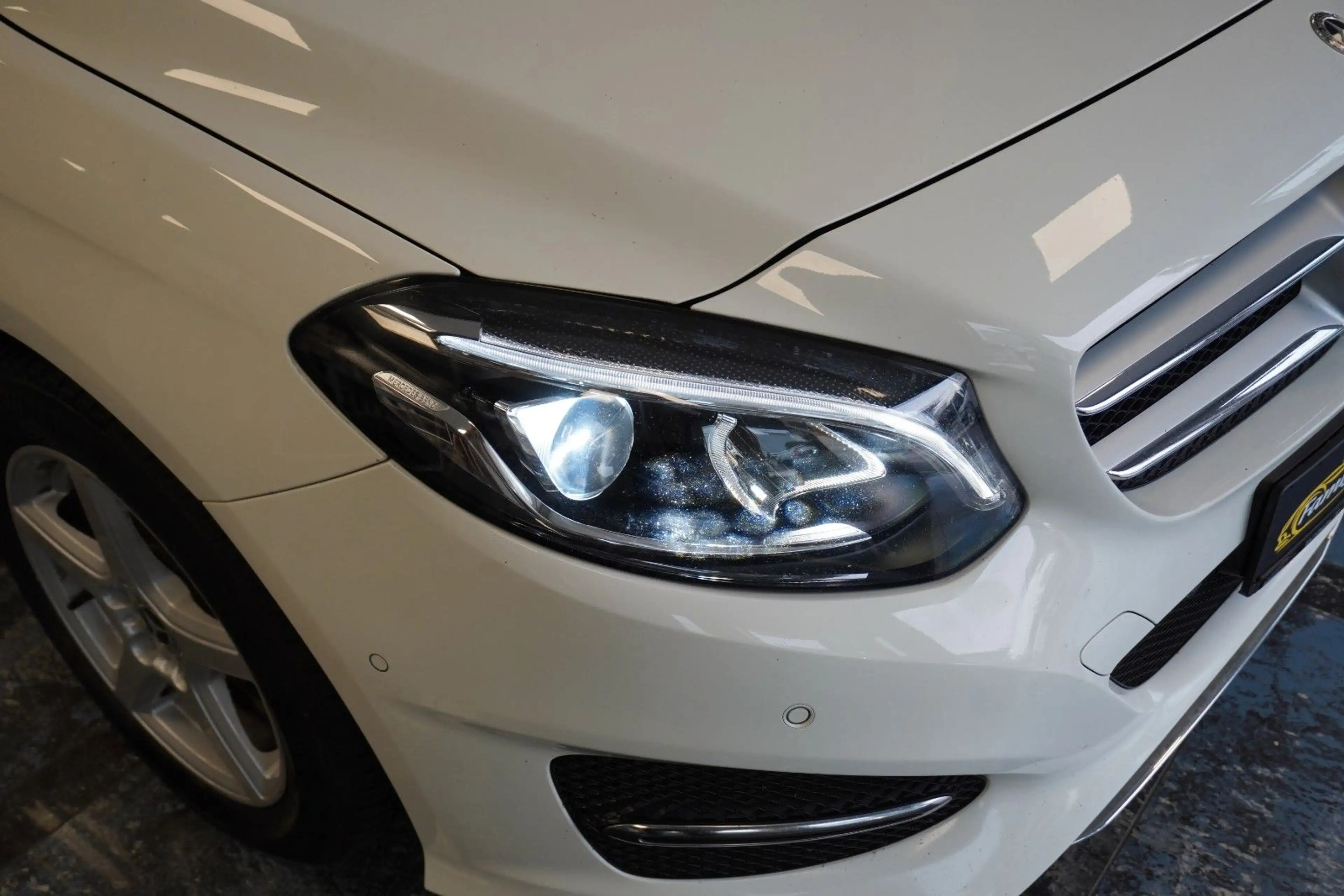 Mercedes-Benz B 200 CDI /Panoramadach/Navi/Xenon/LED/2.Hand — photo 10