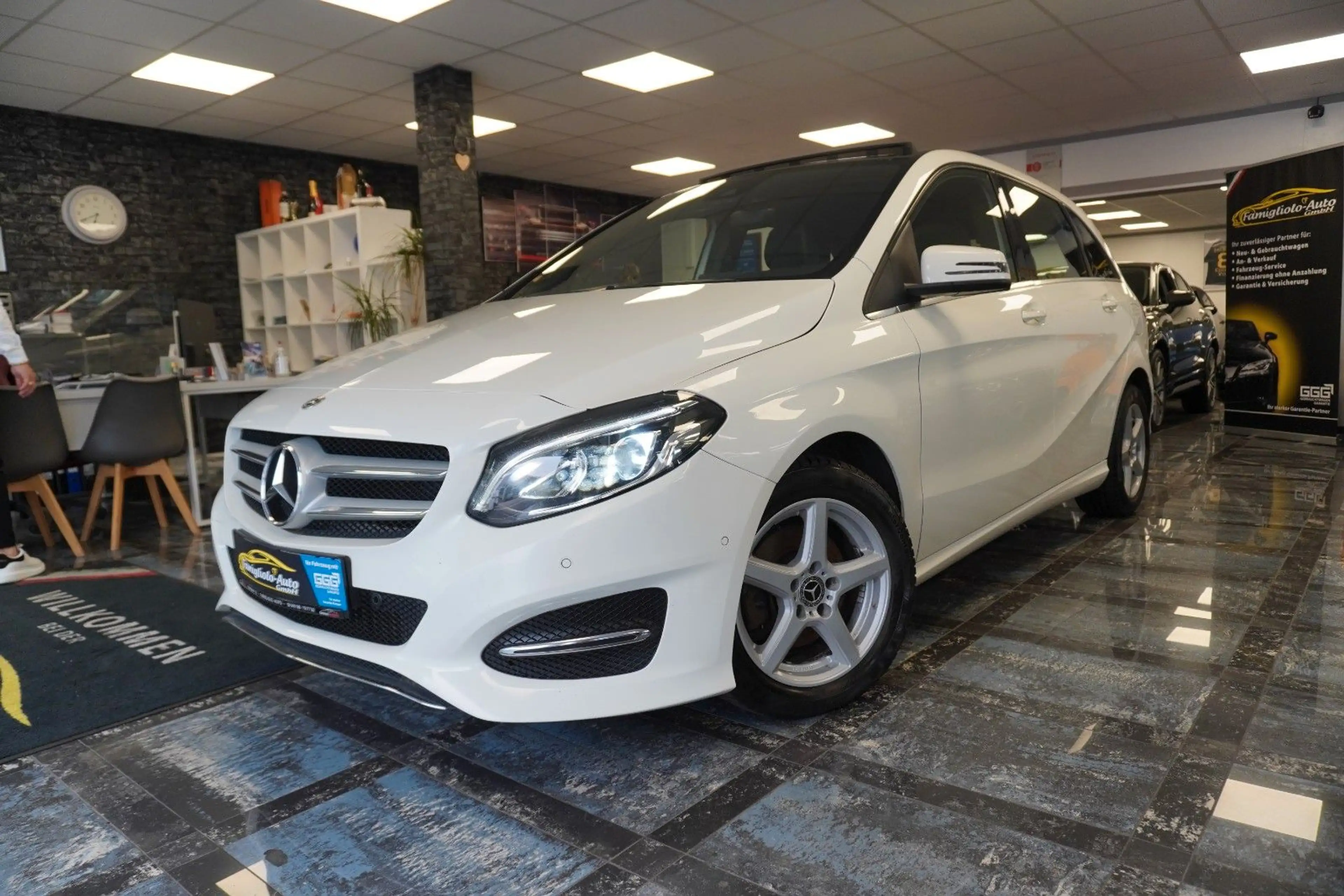 Mercedes-Benz B 200 CDI /Panoramadach/Navi/Xenon/LED/2.Hand