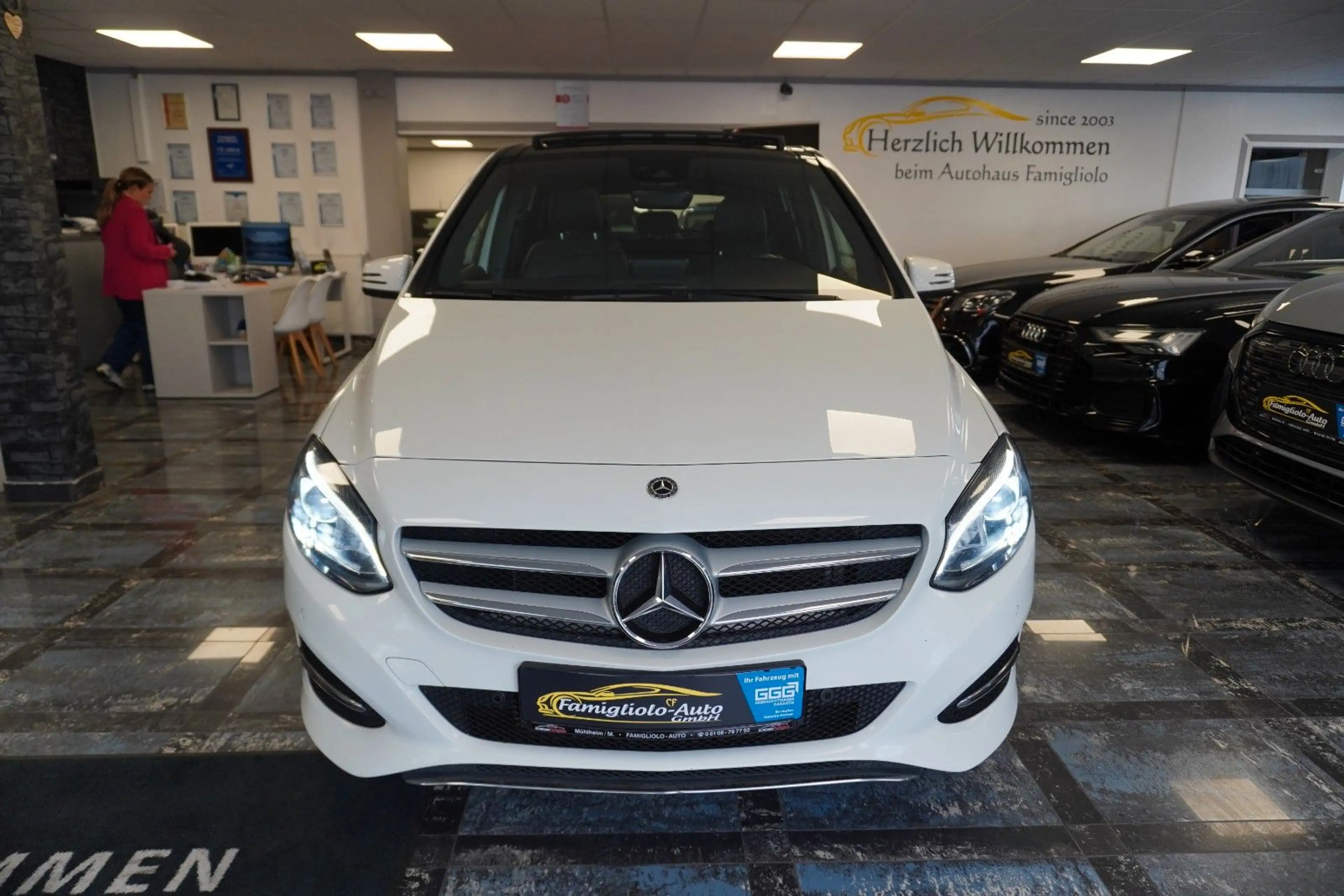 Mercedes-Benz B 200 CDI /Panoramadach/Navi/Xenon/LED/2.Hand — photo 3