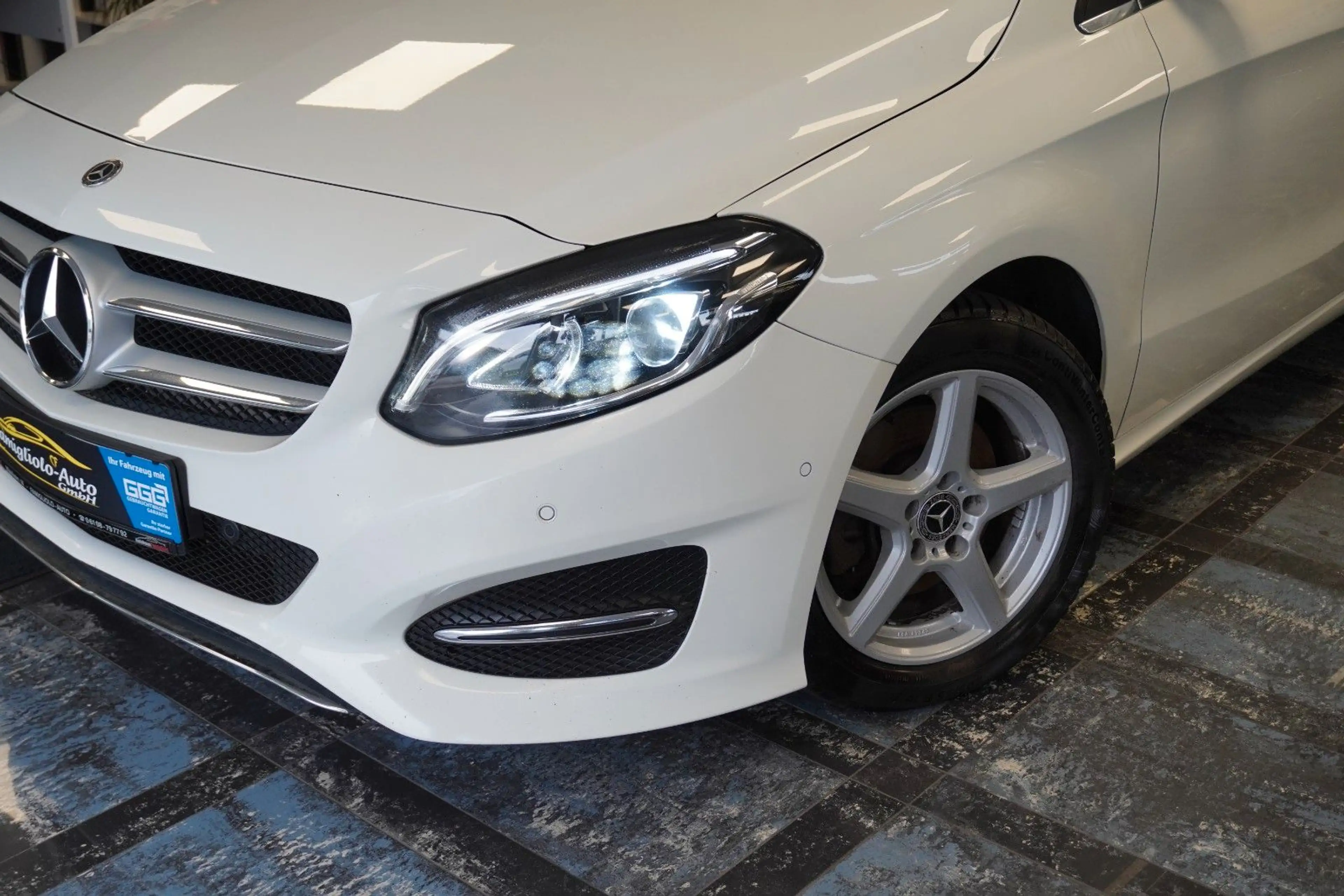 Mercedes-Benz B 200 CDI /Panoramadach/Navi/Xenon/LED/2.Hand — photo 2