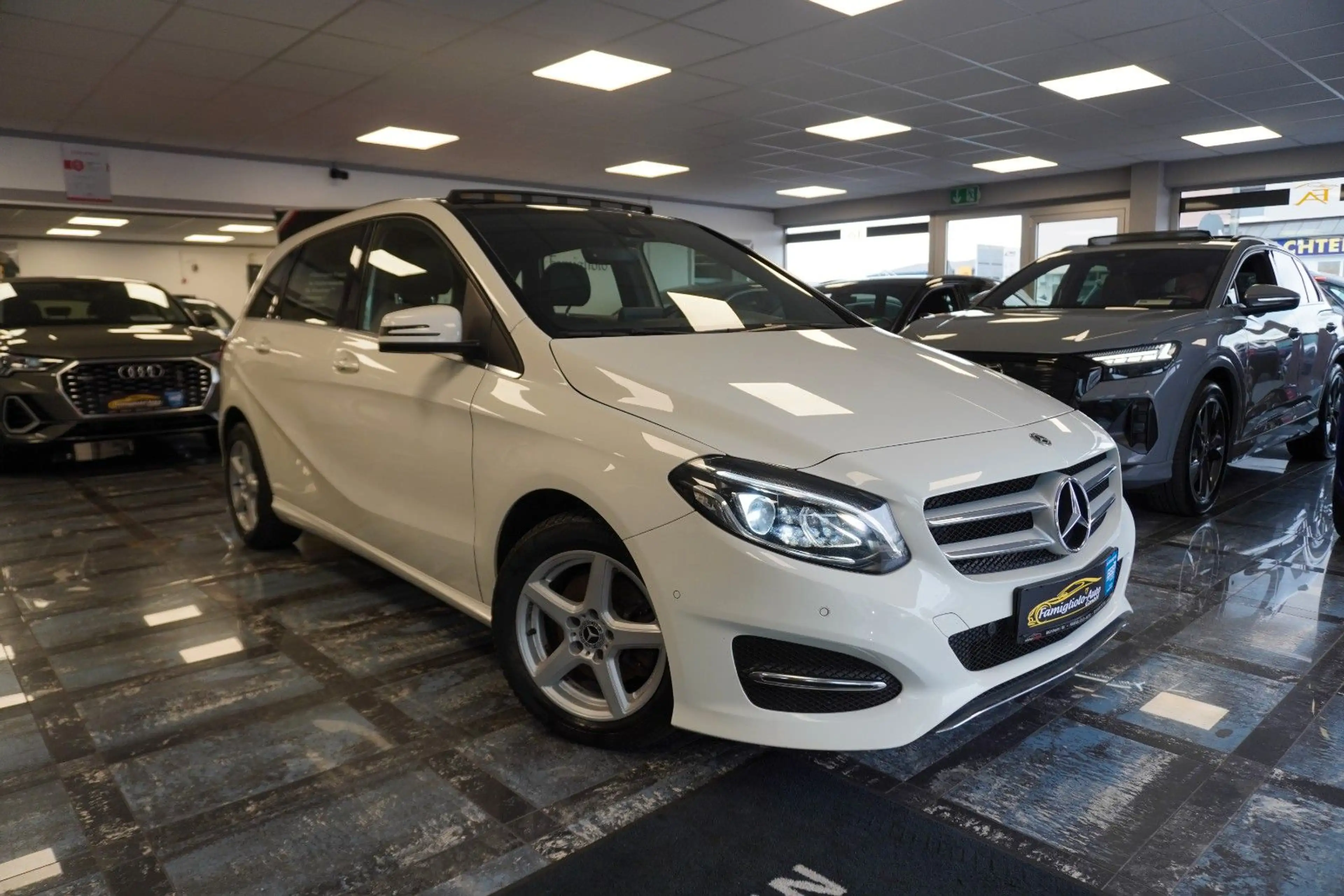 Mercedes-Benz B 200 CDI /Panoramadach/Navi/Xenon/LED/2.Hand — photo 4