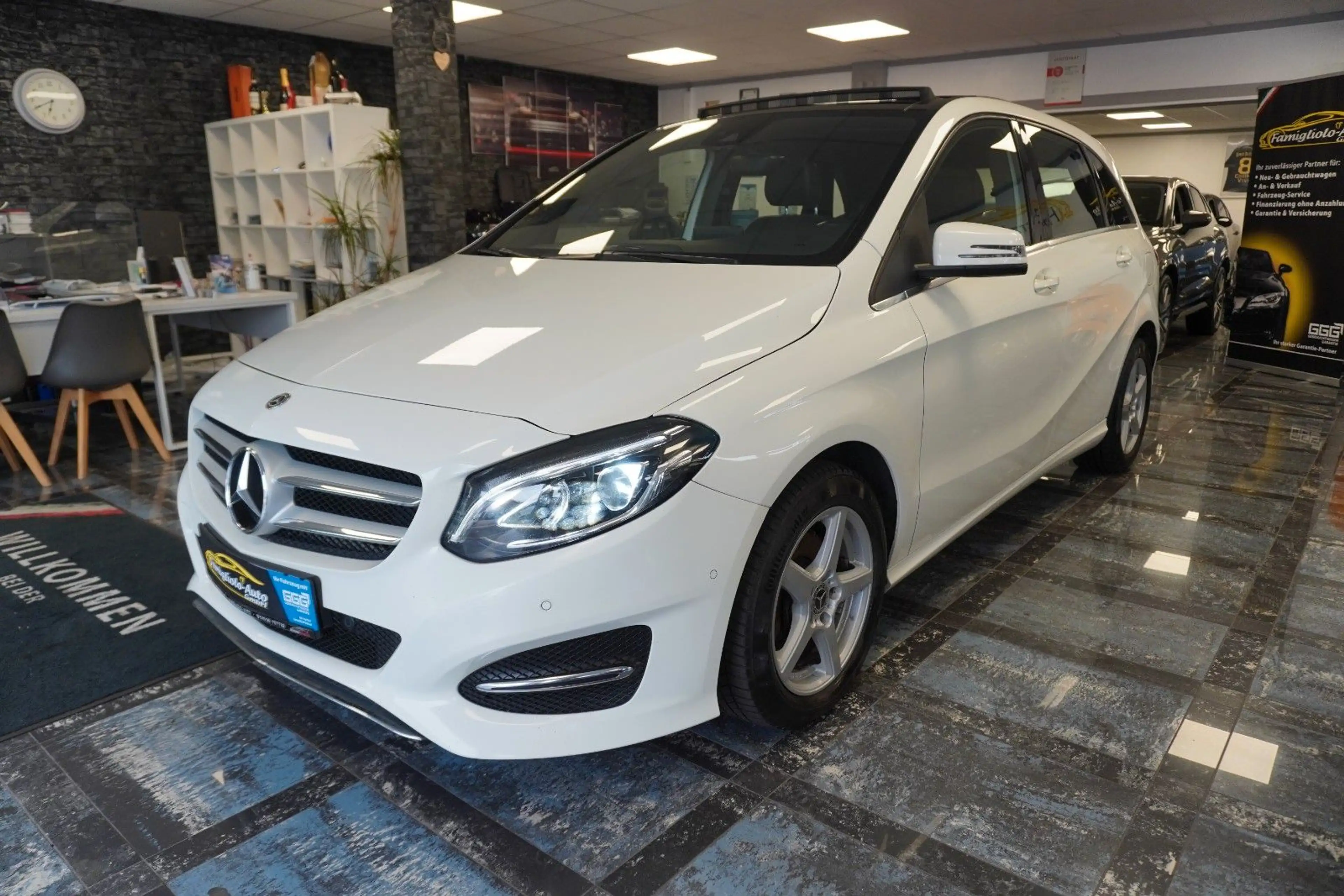 Mercedes-Benz B 200 CDI /Panoramadach/Navi/Xenon/LED/2.Hand — photo 9