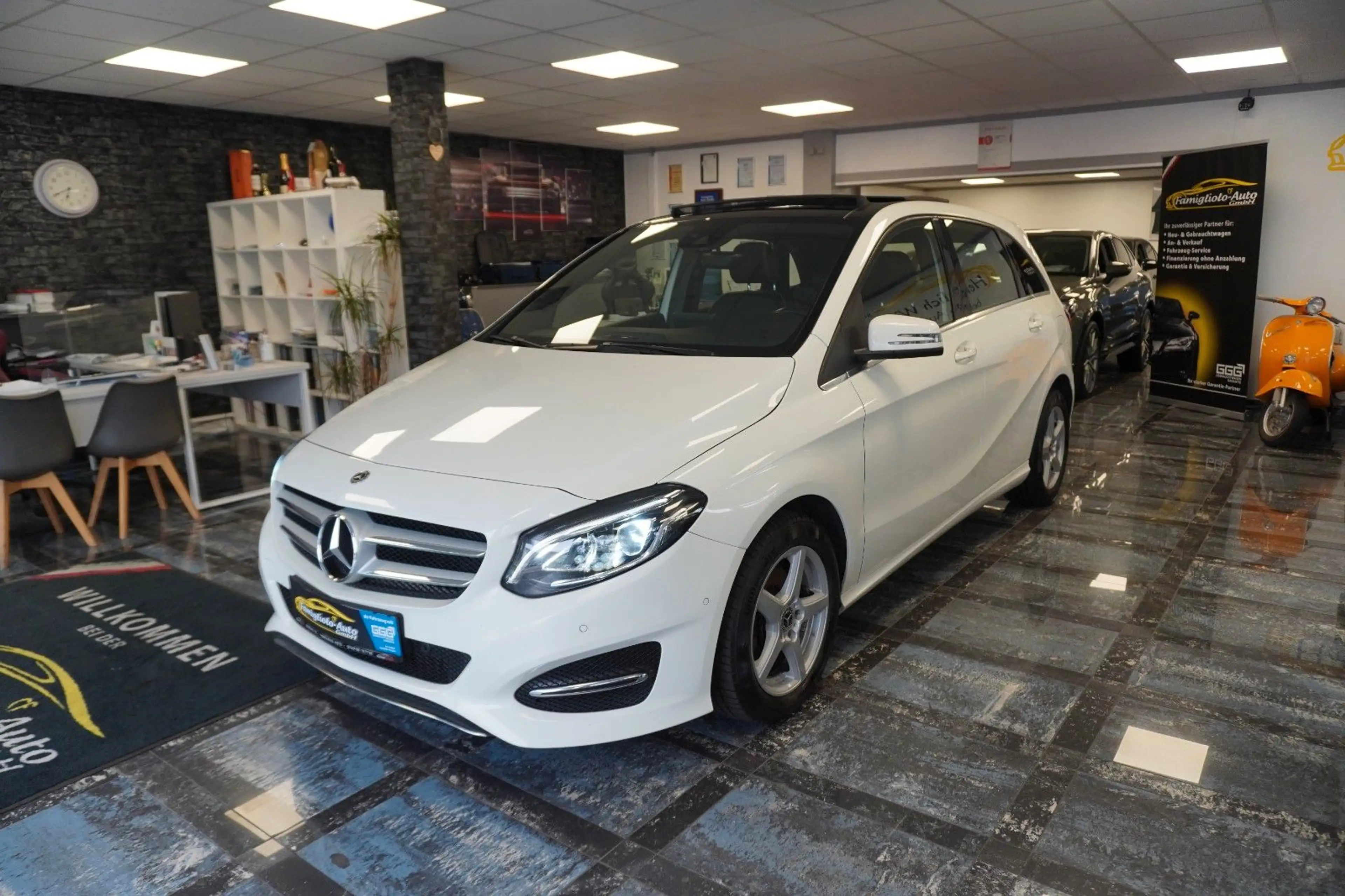 Mercedes-Benz B 200 CDI /Panoramadach/Navi/Xenon/LED/2.Hand — photo 5