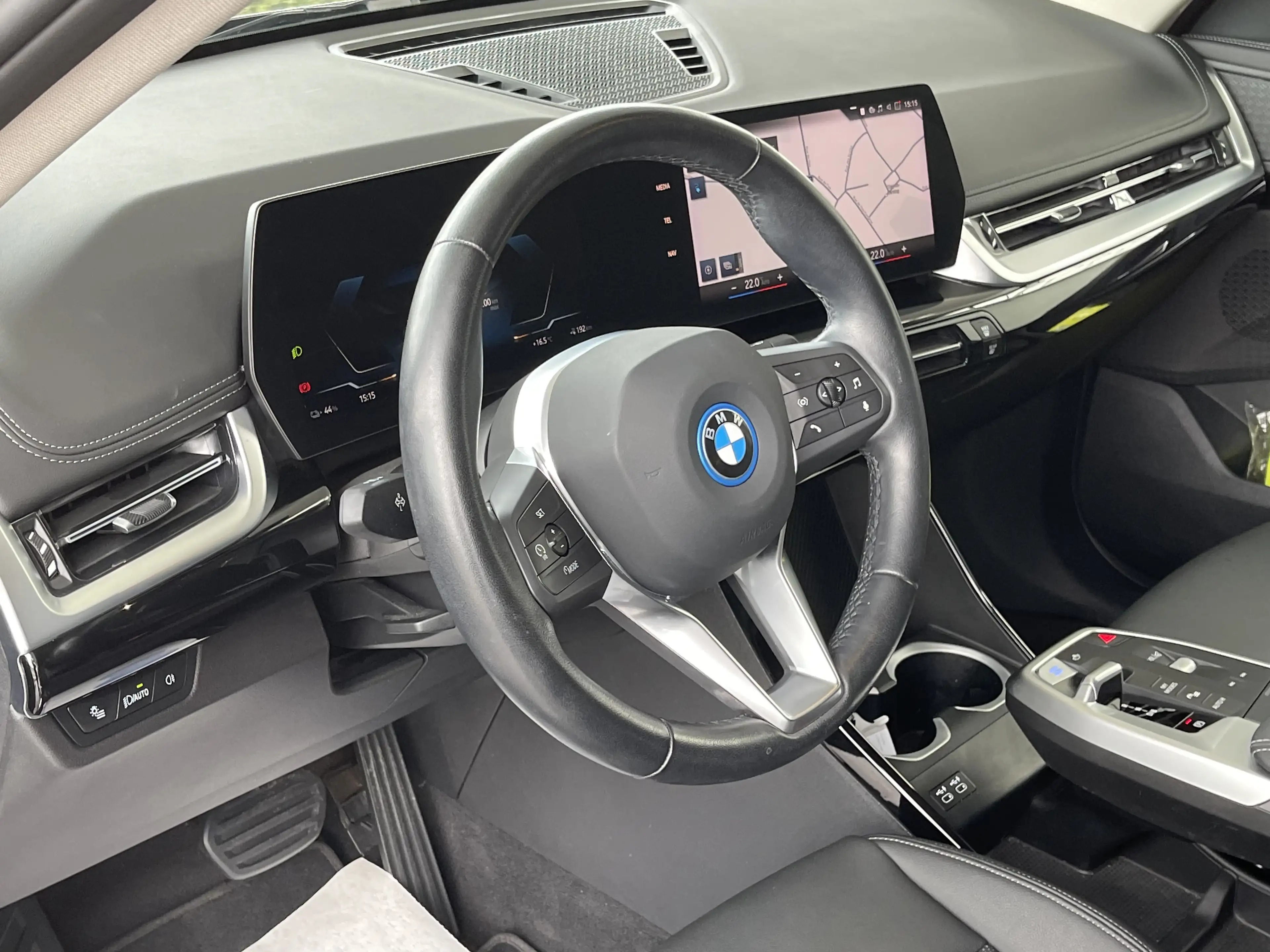 BMW iX1 66.5 kWh xDrive30 *** GARANTIE + X-LINE + LED + GPS + CUIR *** — photo 14