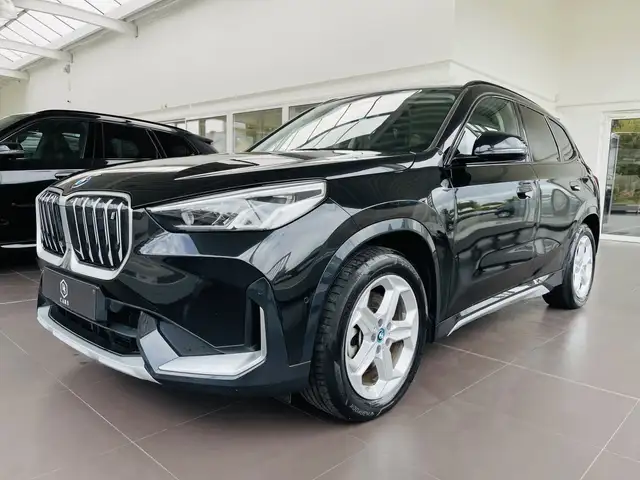 BMW iX1 66.5 kWh xDrive30 *** GARANTIE + X-LINE + LED + GPS + CUIR ***